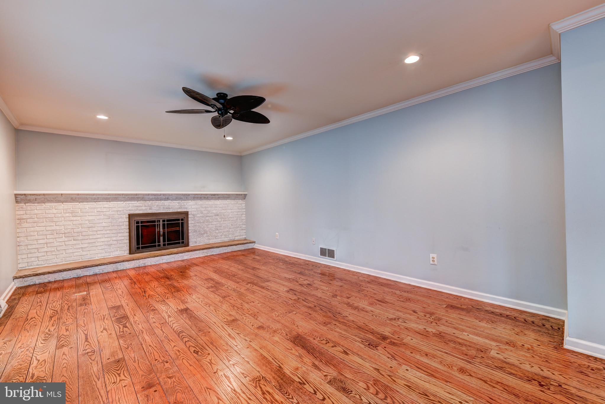 QUEENS GRANT - Residential