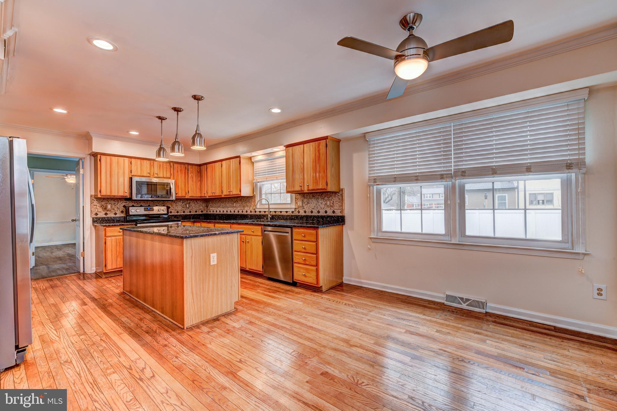 QUEENS GRANT - Residential