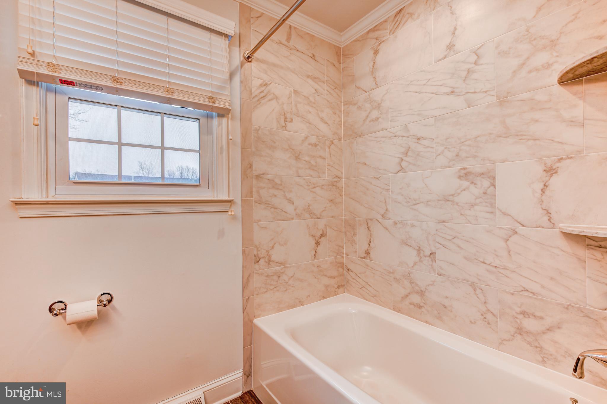 QUEENS GRANT - Residential