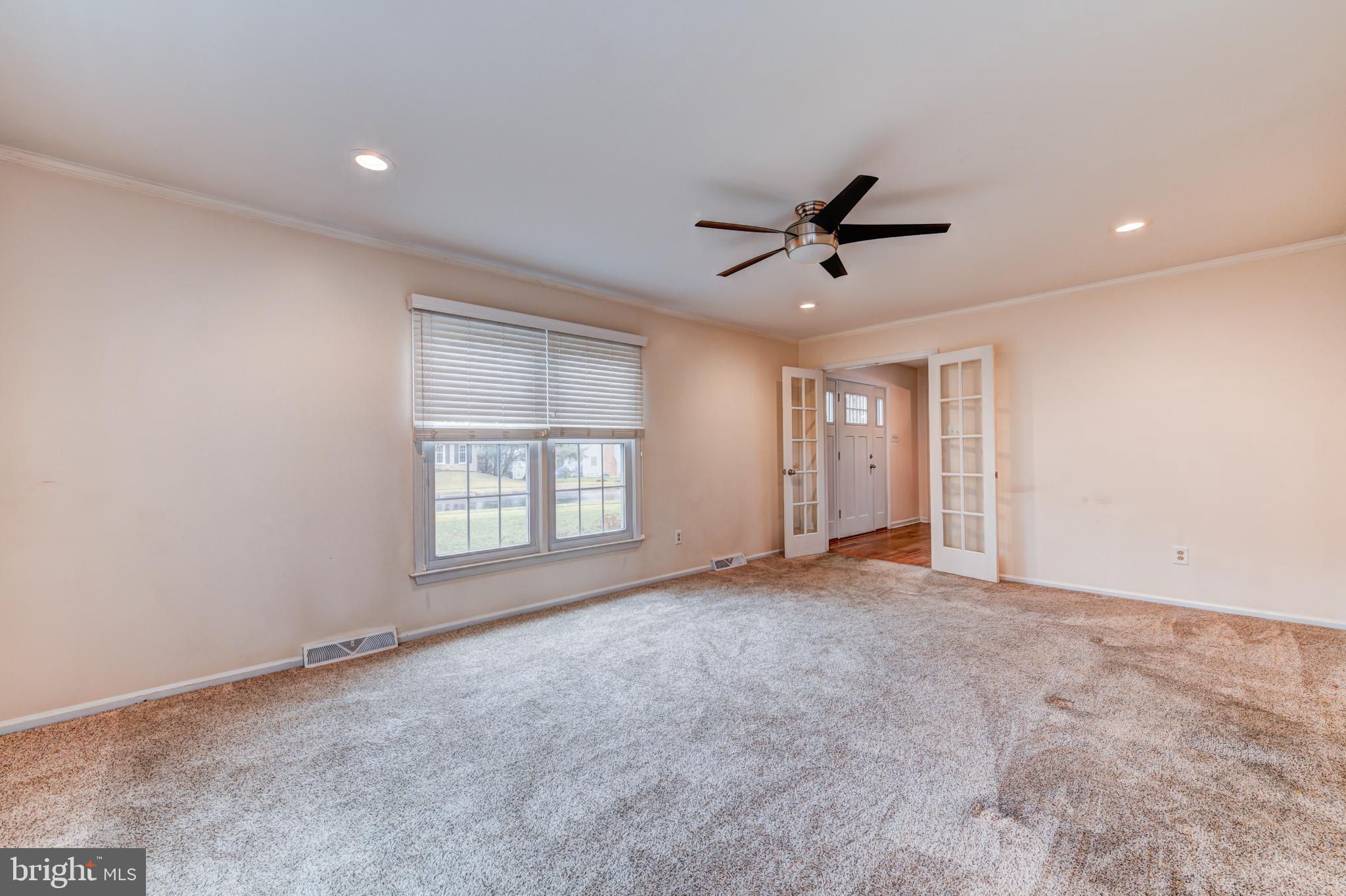 QUEENS GRANT - Residential