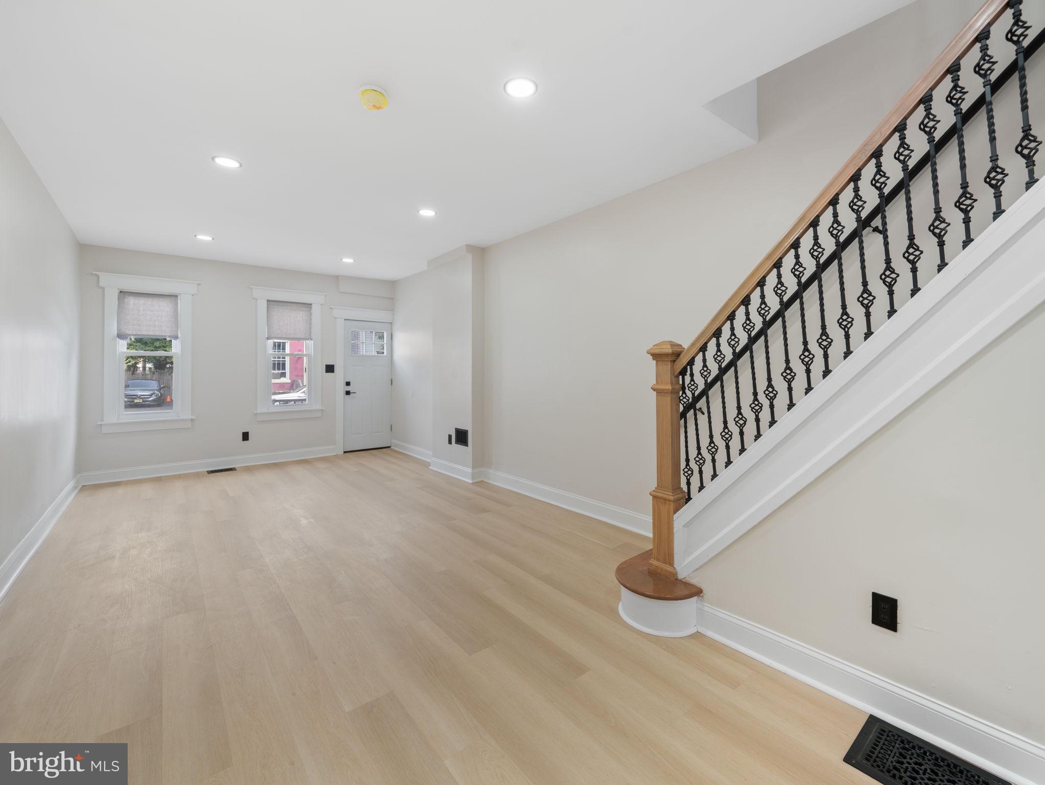 33 POPLAR STREET