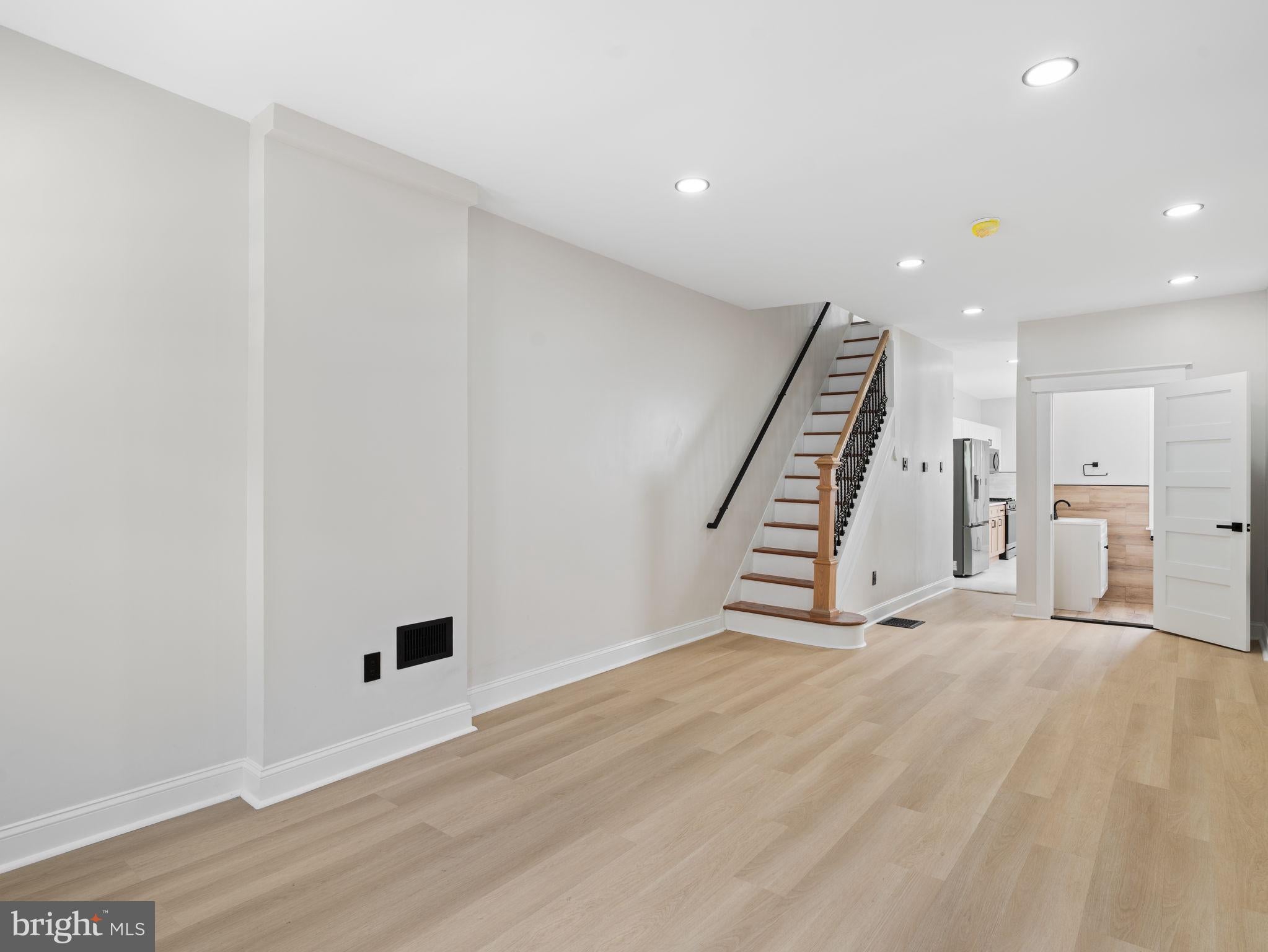 33 POPLAR STREET