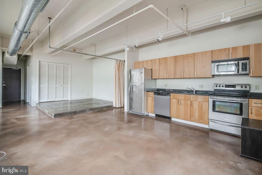 WASHINGTON SQ WEST - Residential Lease