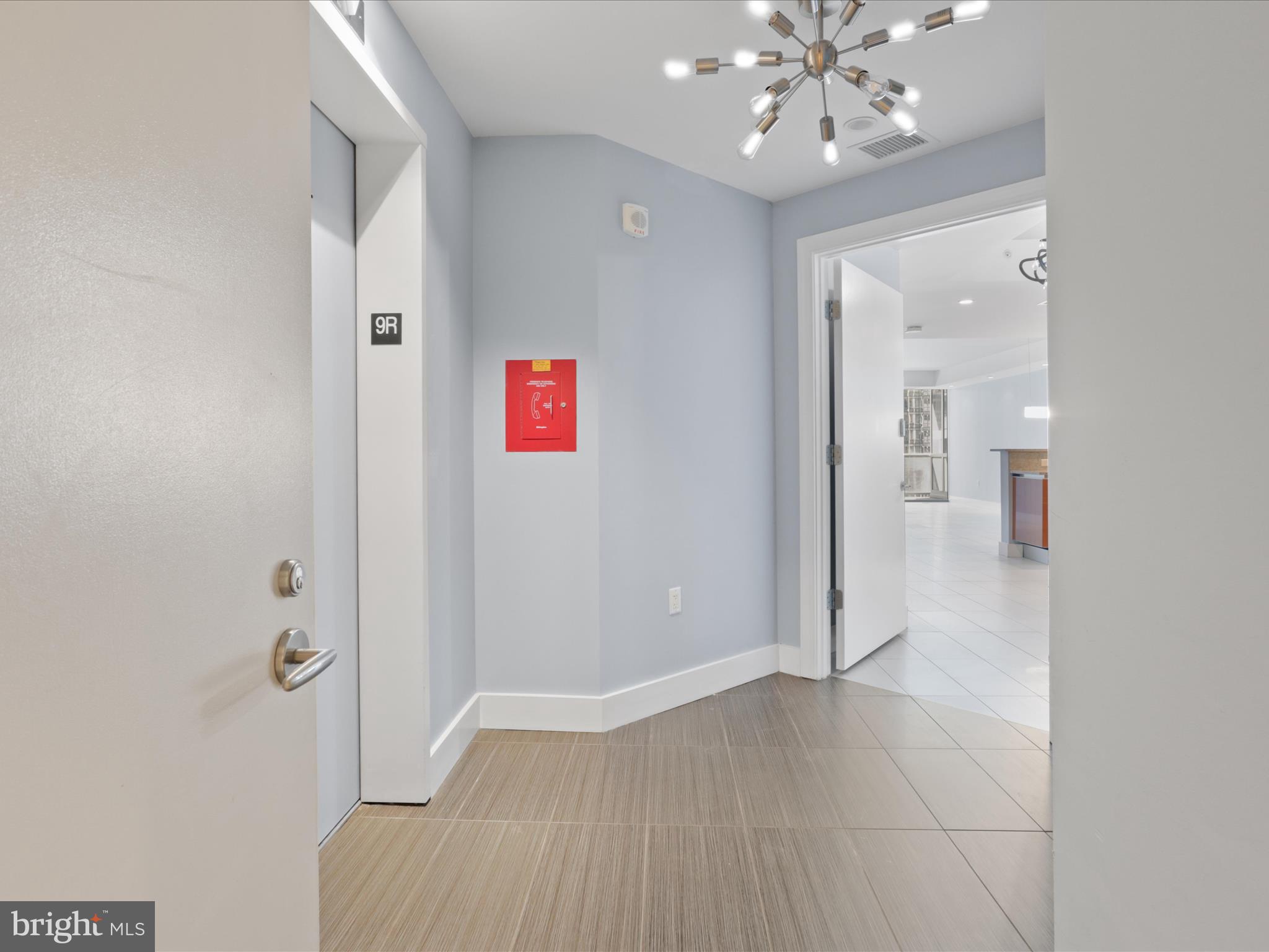 TURNBERRY TOWER - Residential