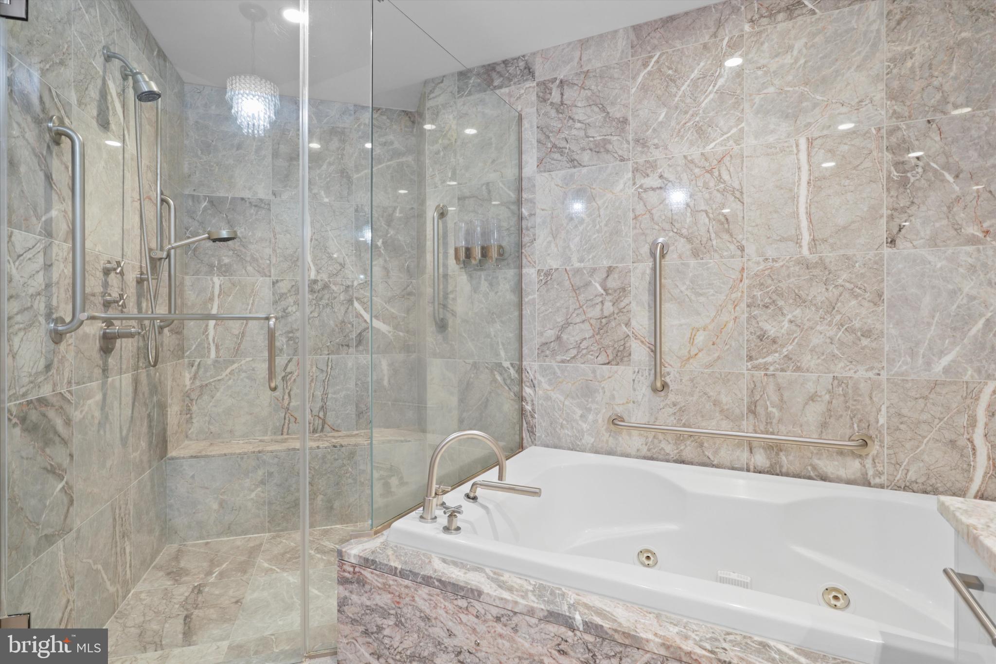 TURNBERRY TOWER - Residential