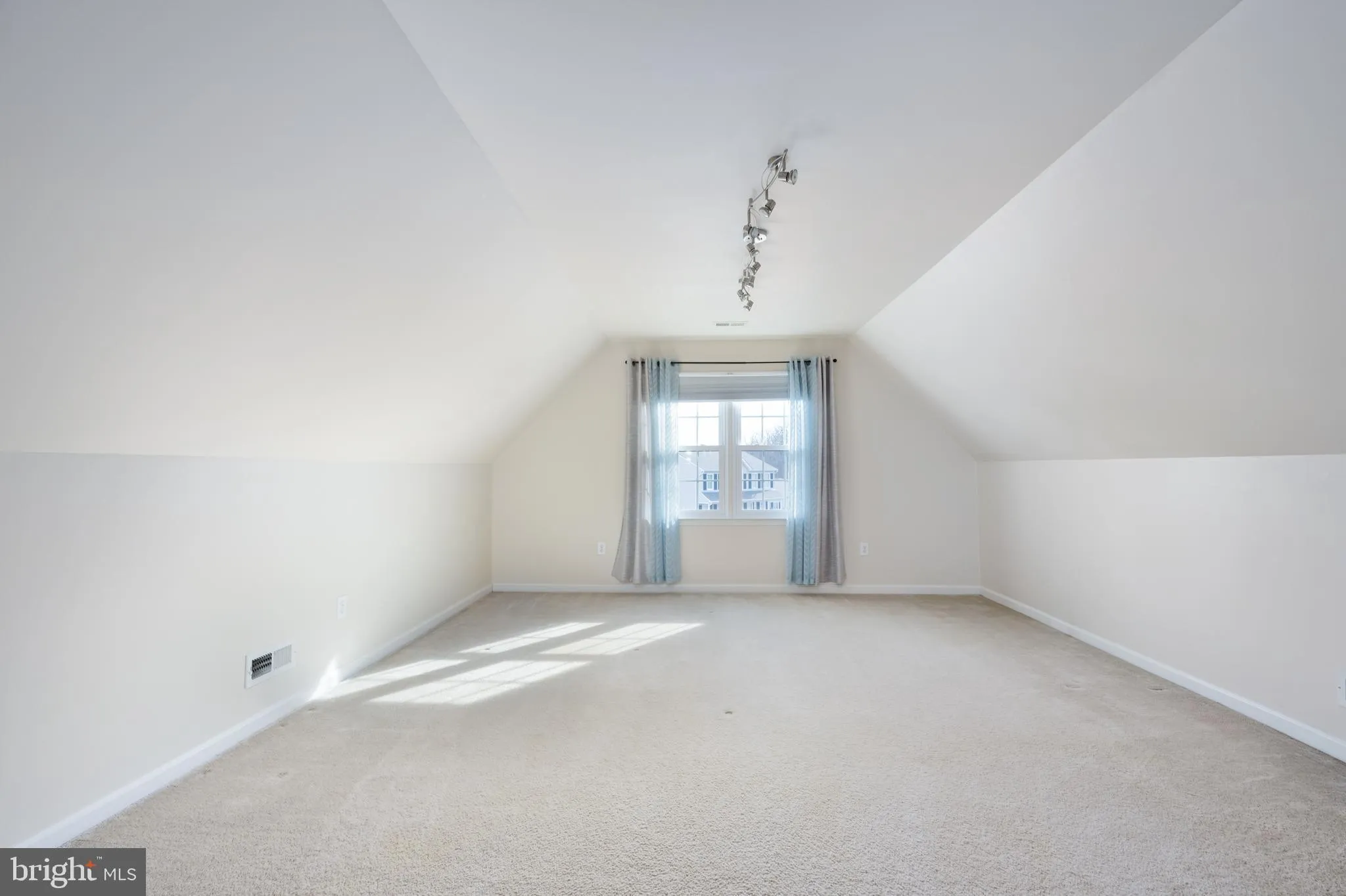 Fredericksburg, Virginia 22407, United States, 4 Bedrooms Bedrooms, ,3 BathroomsBathrooms,Residential,Contingent,63