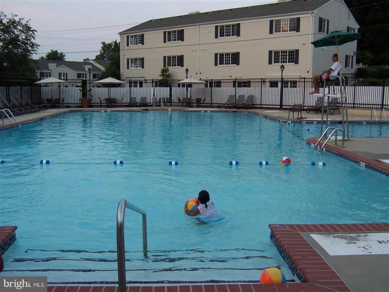 PARKSIDE AT ALEXANDRIA - Residential