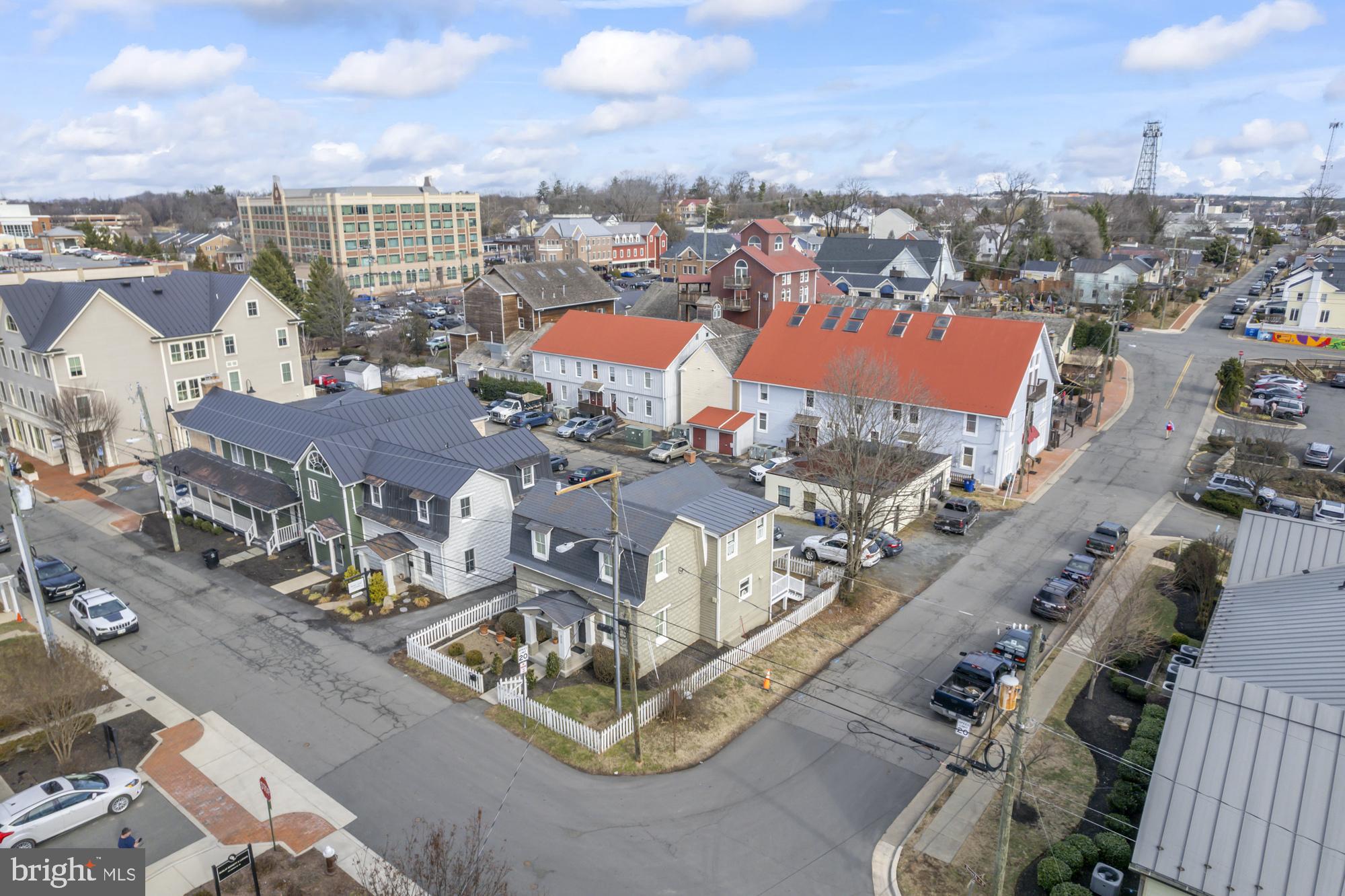 208-212 CHURCH STREET SE