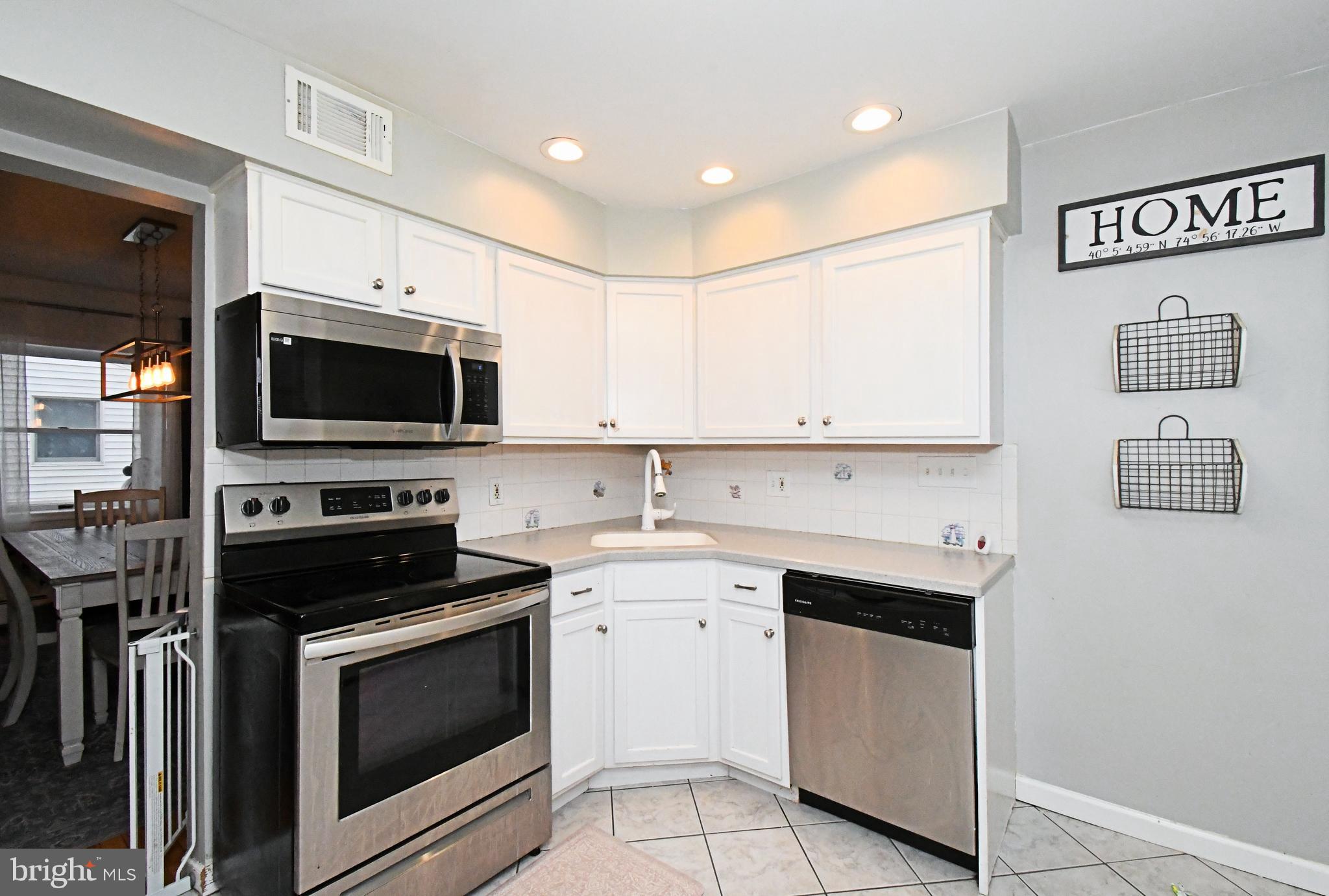 EDDINGTON GDNS - Residential