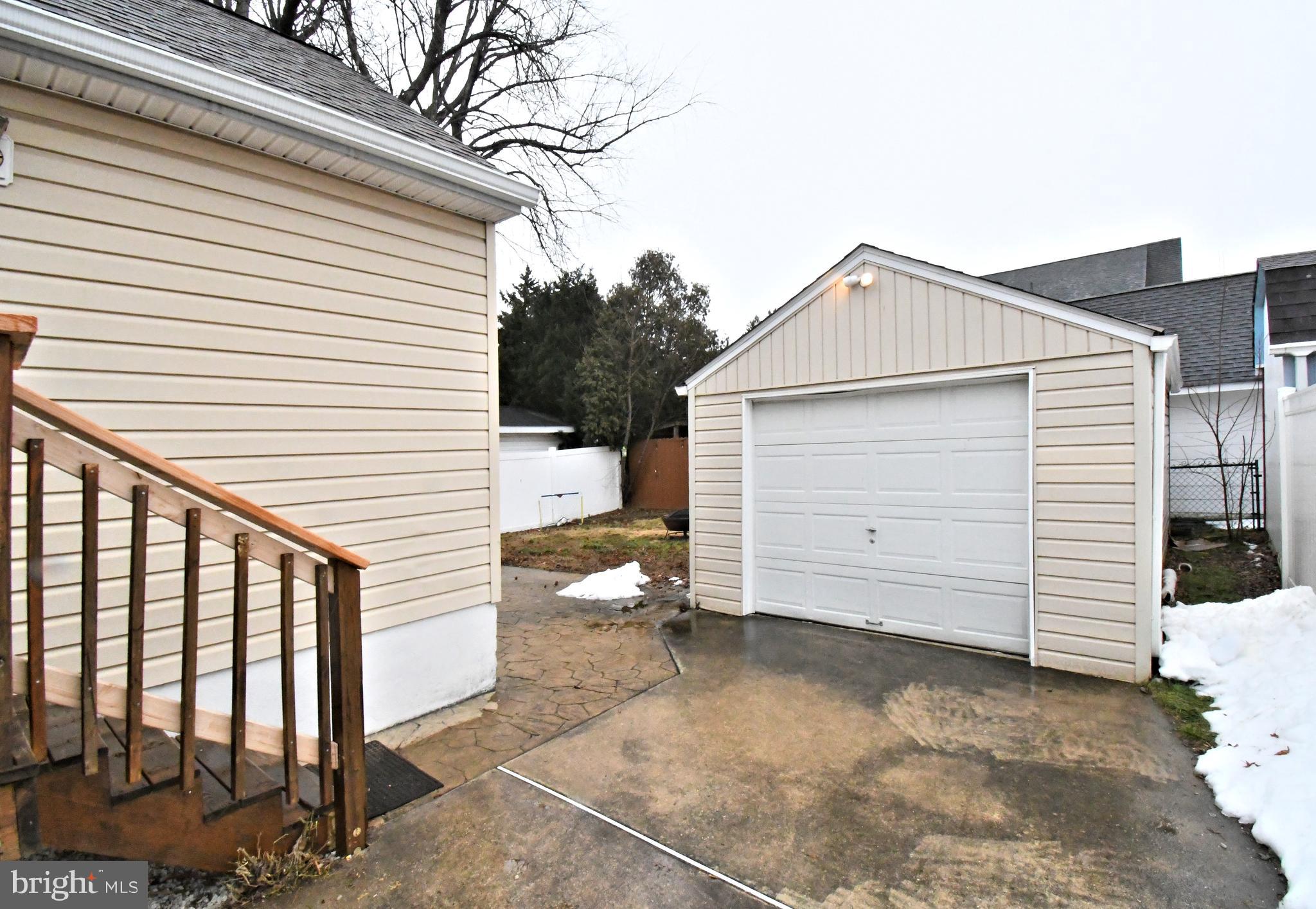 EDDINGTON GDNS - Residential