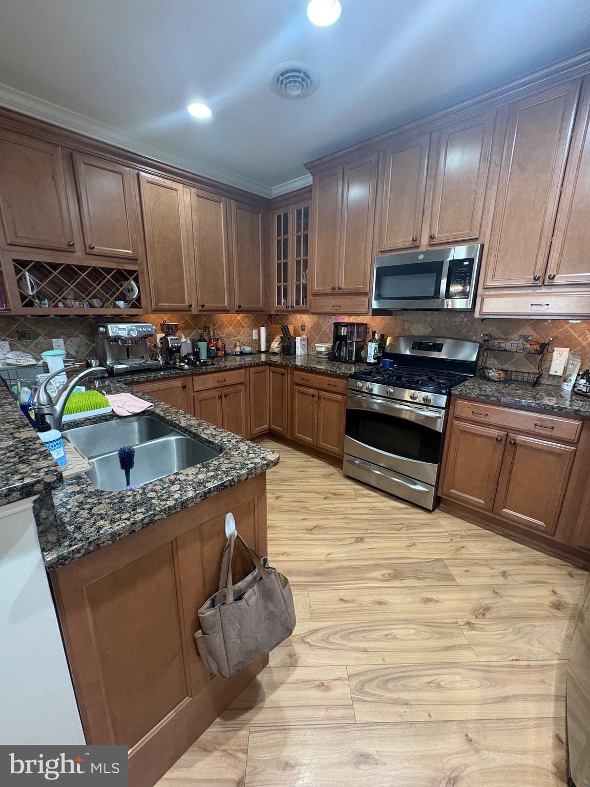 12001 OLD VINE BOULEVARD 305