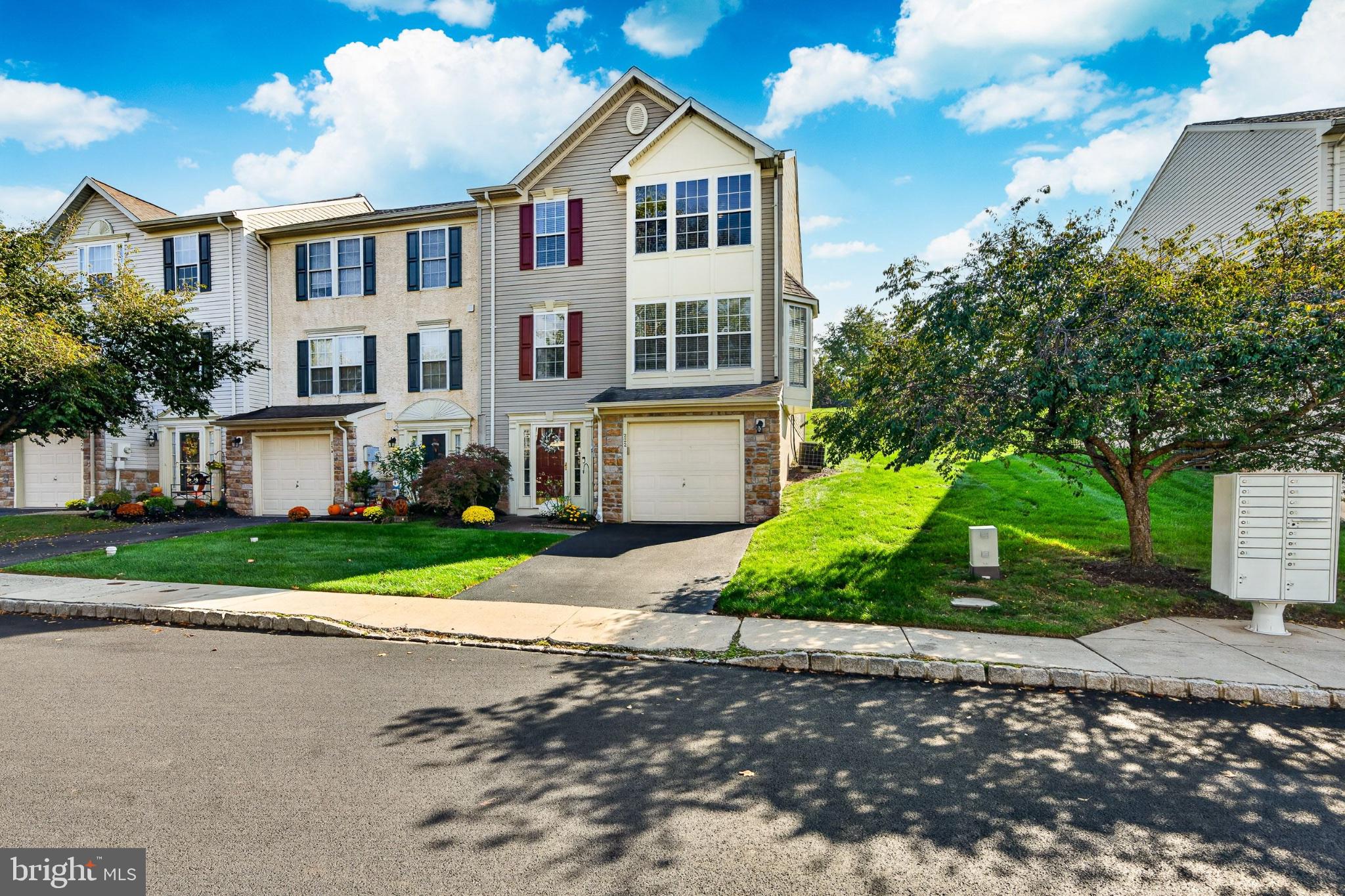 222 CREEKSIDE DRIVE