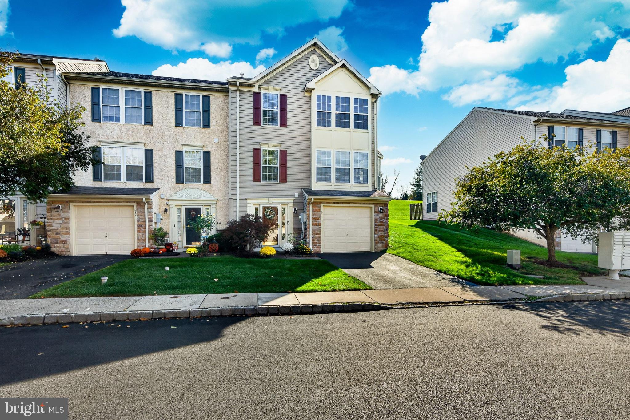 222 CREEKSIDE DRIVE