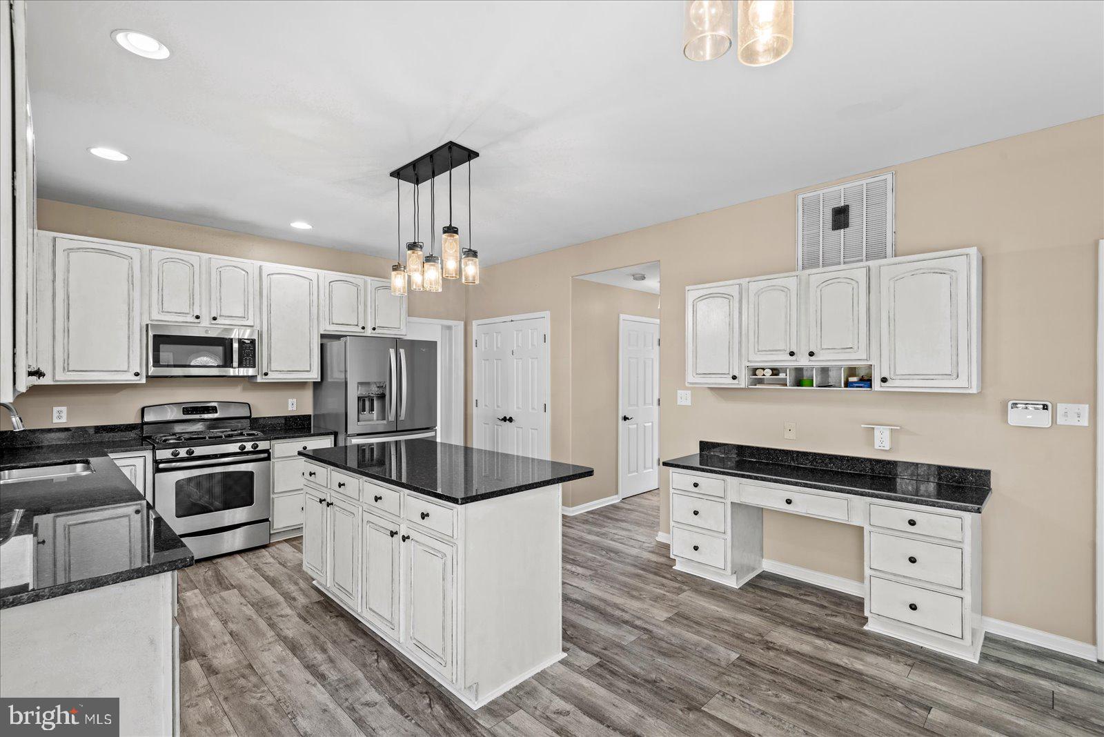 SALEM FIELDS - Residential