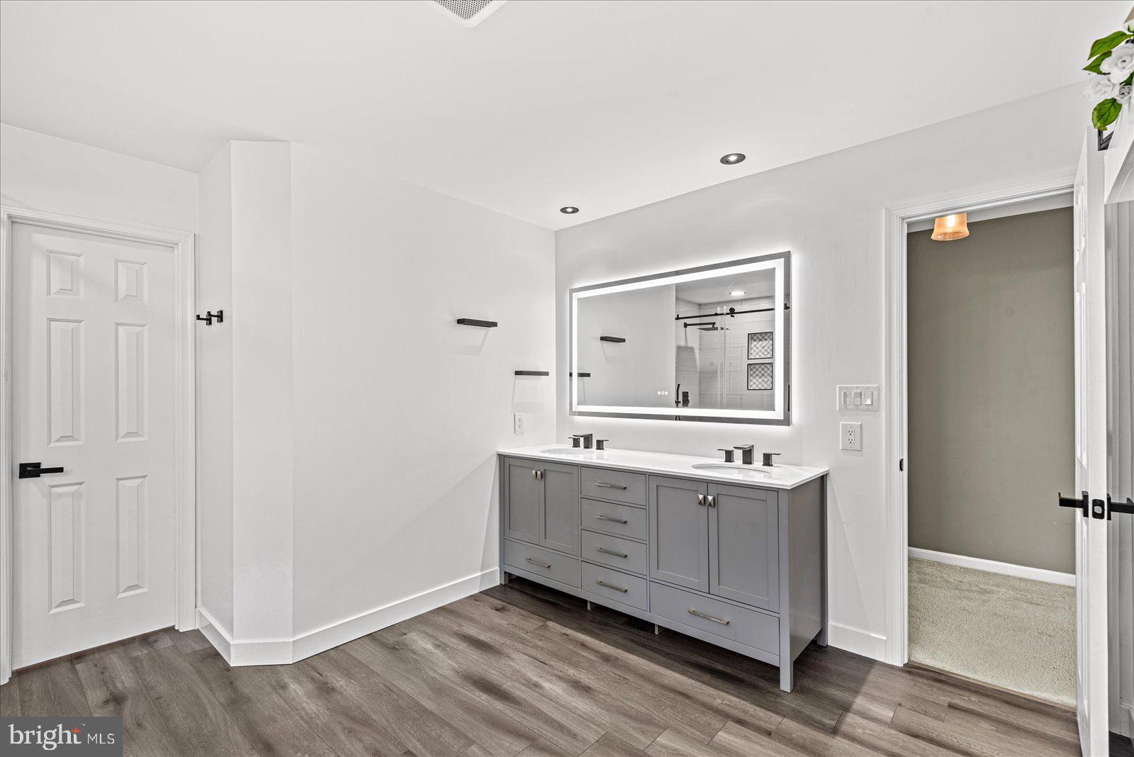 SALEM FIELDS - Residential