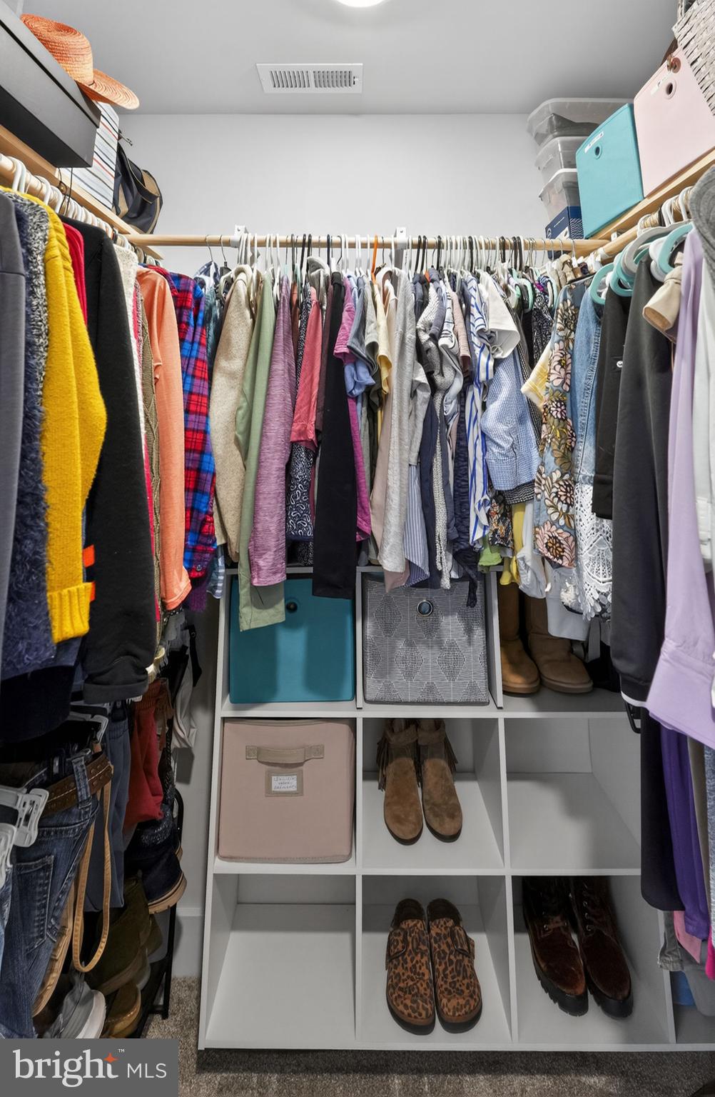 WATERSIDE - Residential