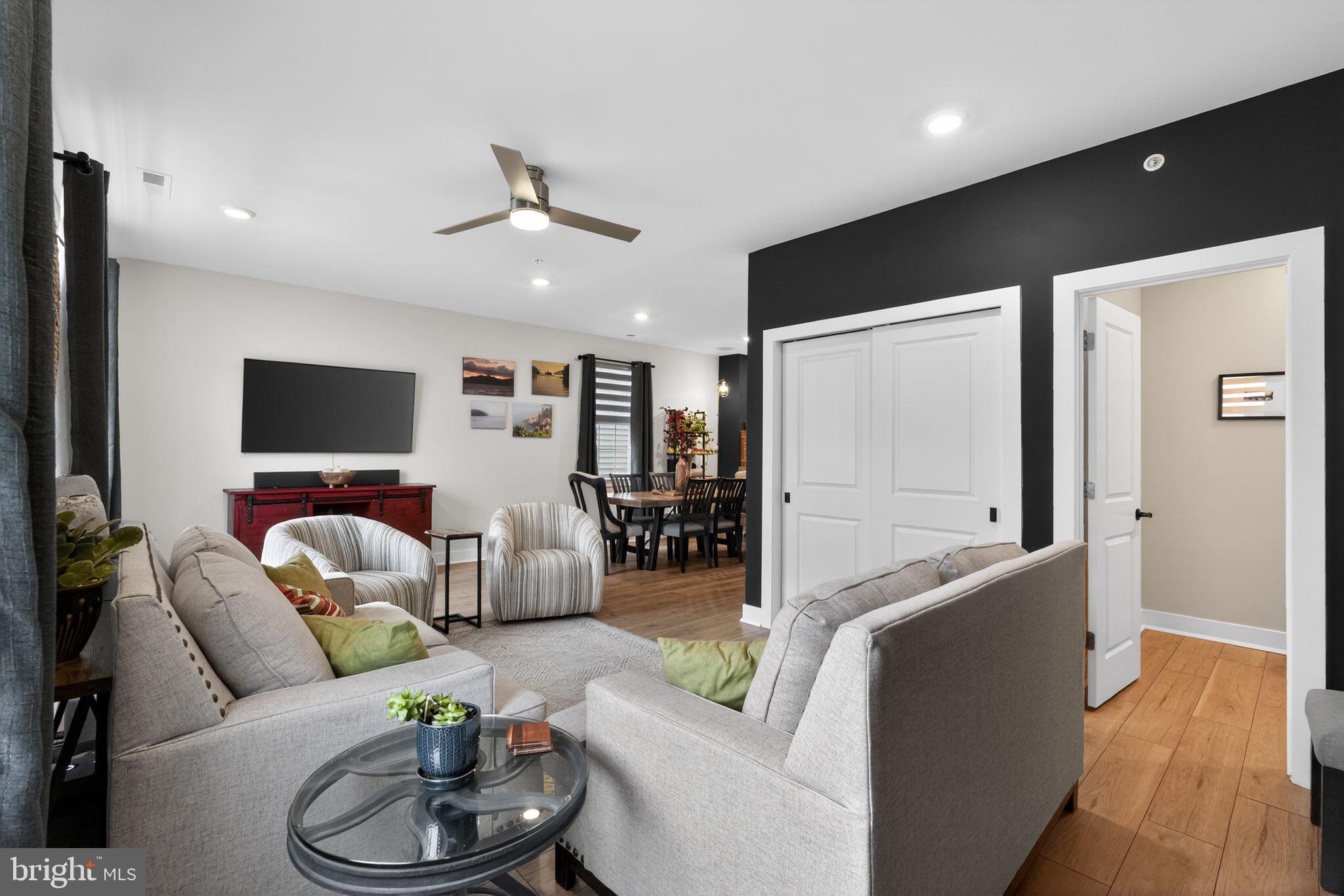 WATERSIDE - Residential