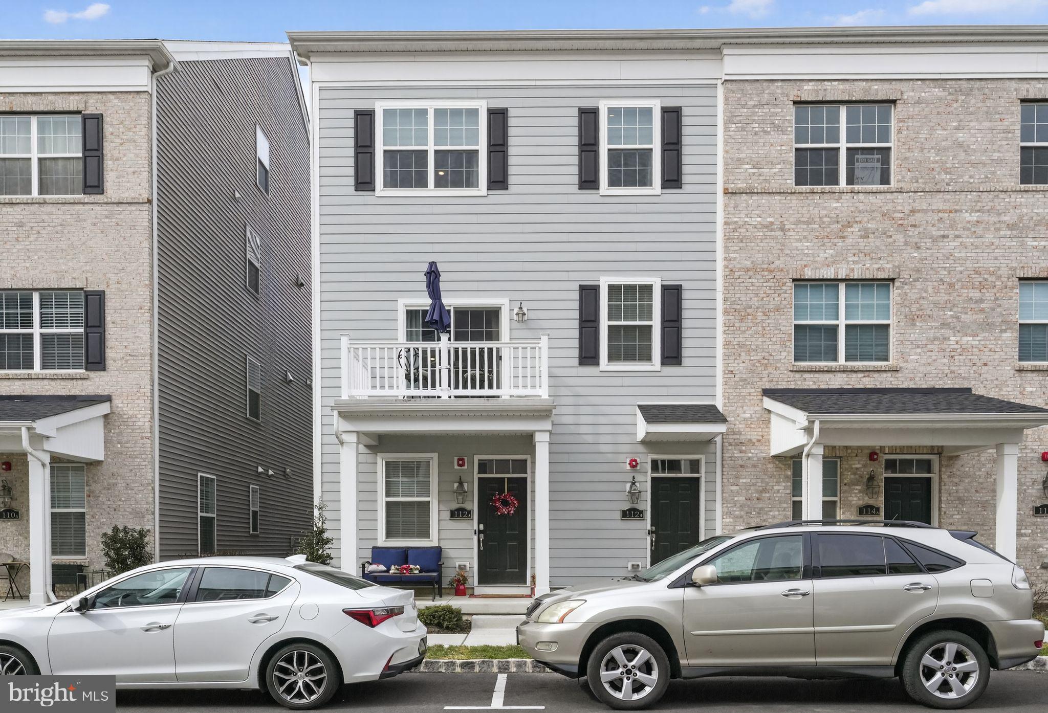 WATERSIDE - Residential