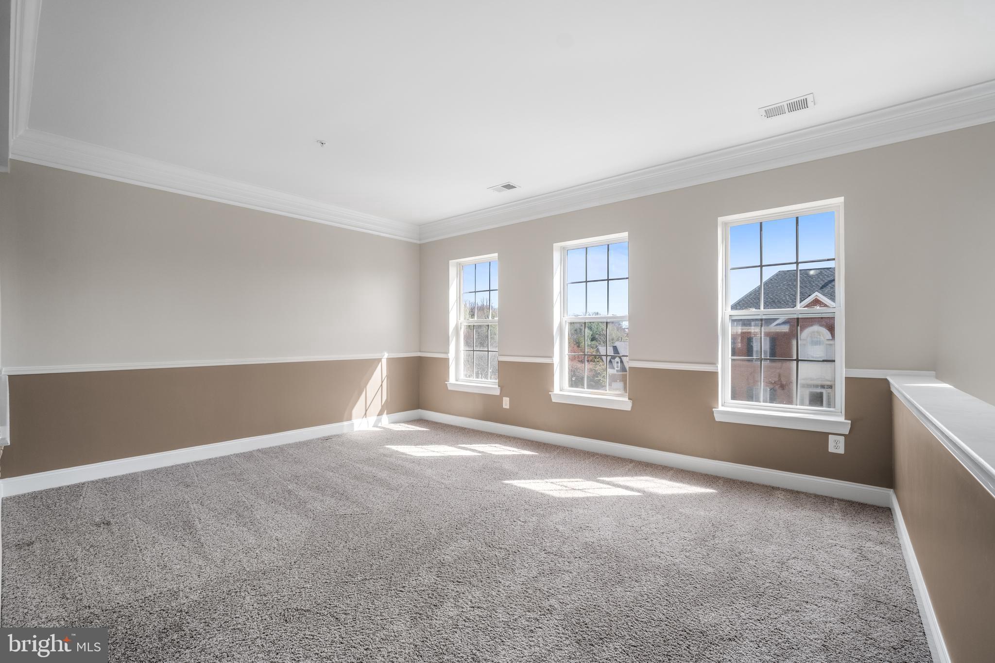 602 HIGHLAND RIDGE AVENUE 200