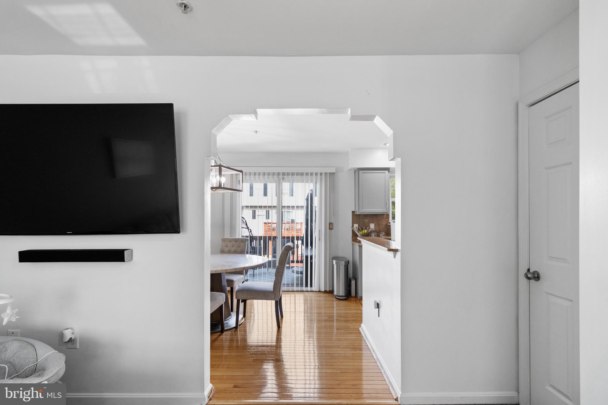 COLONY SQUARE - Residential