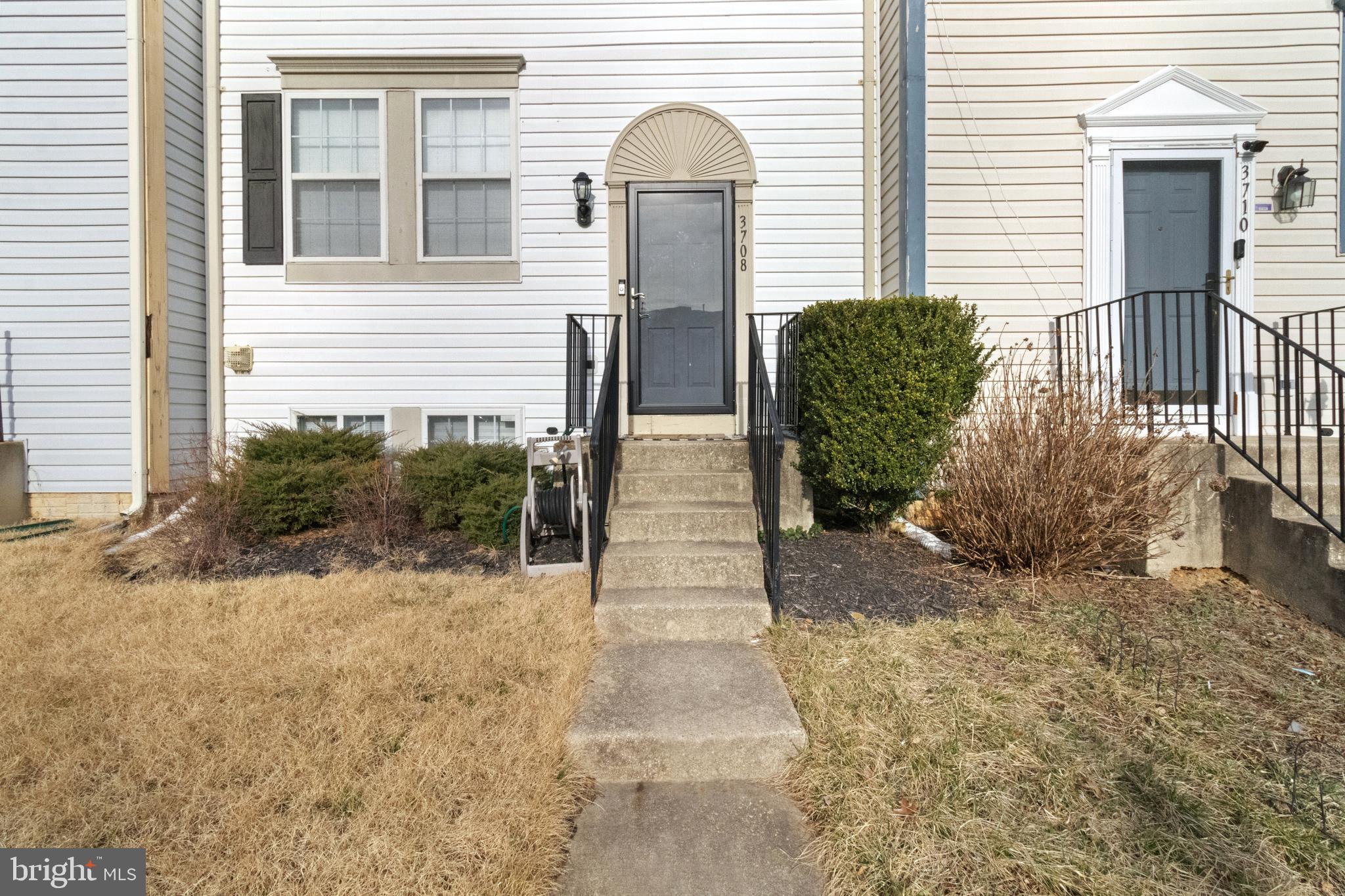 COLONY SQUARE - Residential