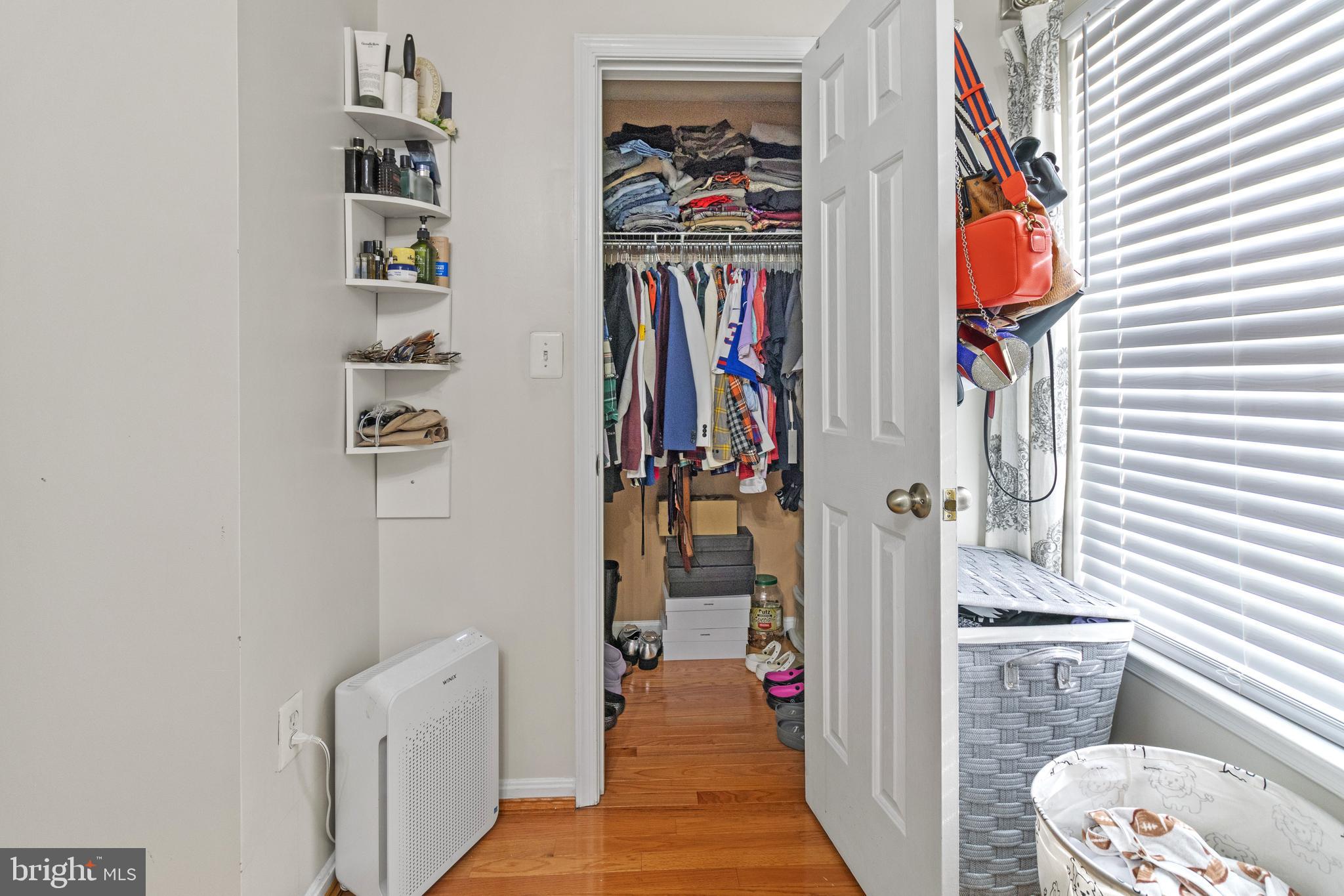 COLONY SQUARE - Residential