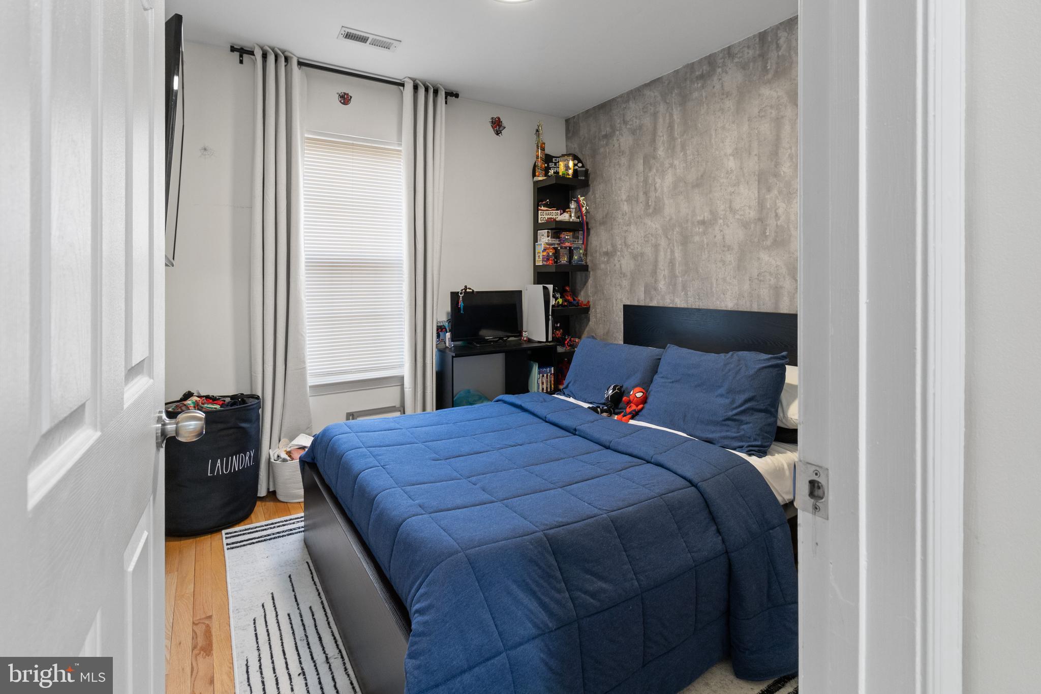 COLONY SQUARE - Residential