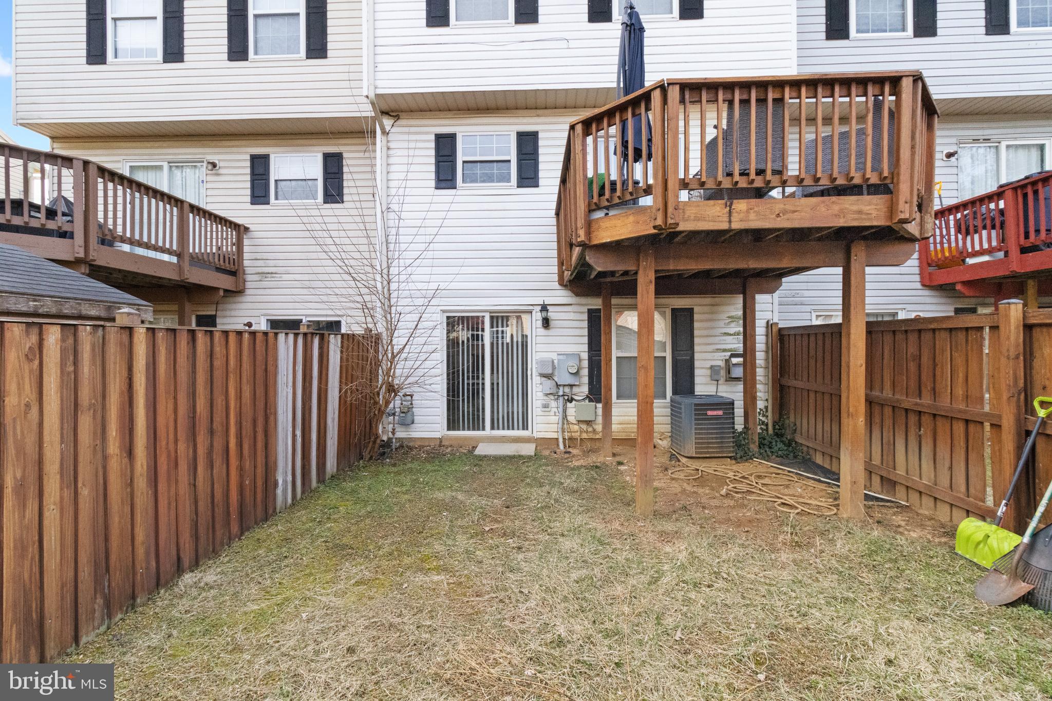 COLONY SQUARE - Residential