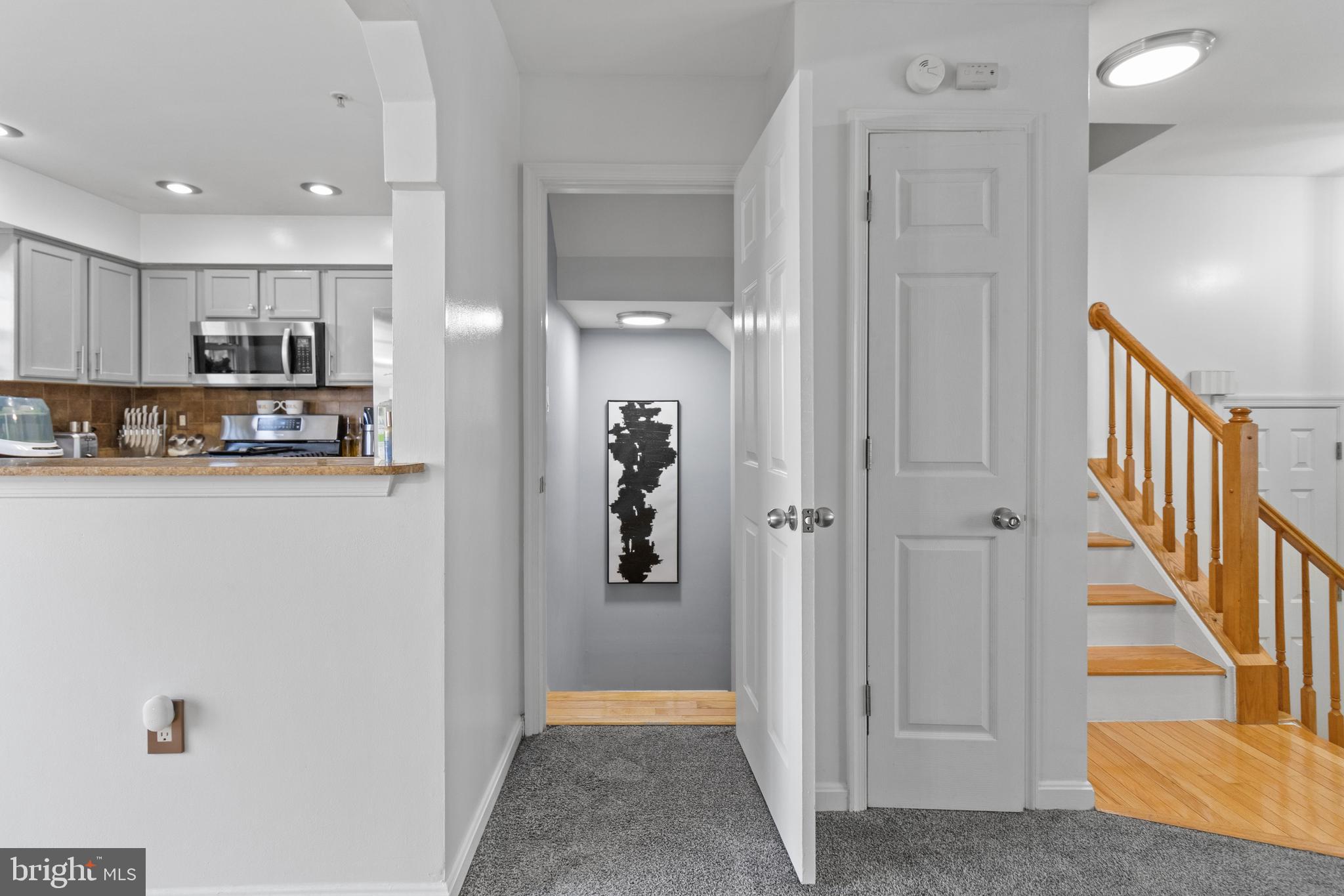 COLONY SQUARE - Residential