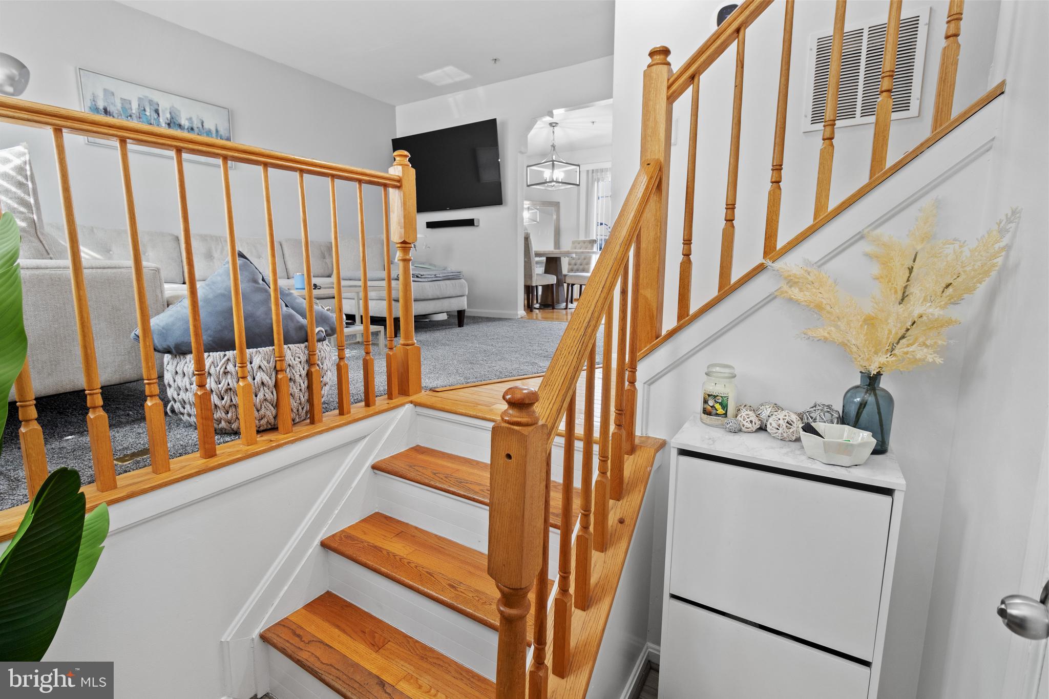 COLONY SQUARE - Residential