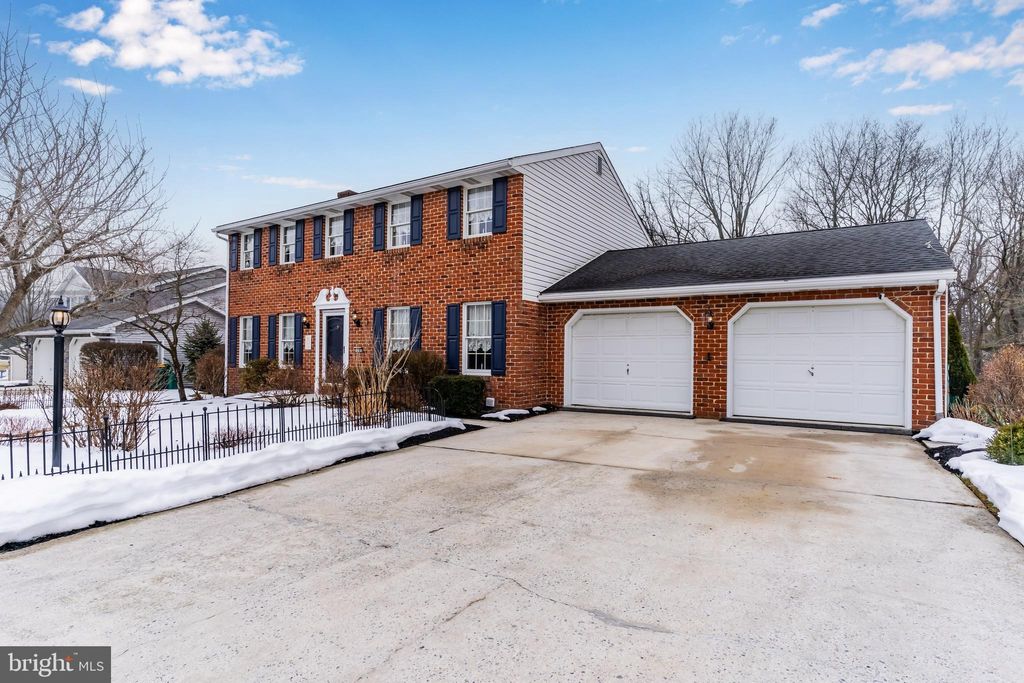 Photo of 76 Sherwood Cir, ENOLA, PA 17025 (MLS # PACB2050114)