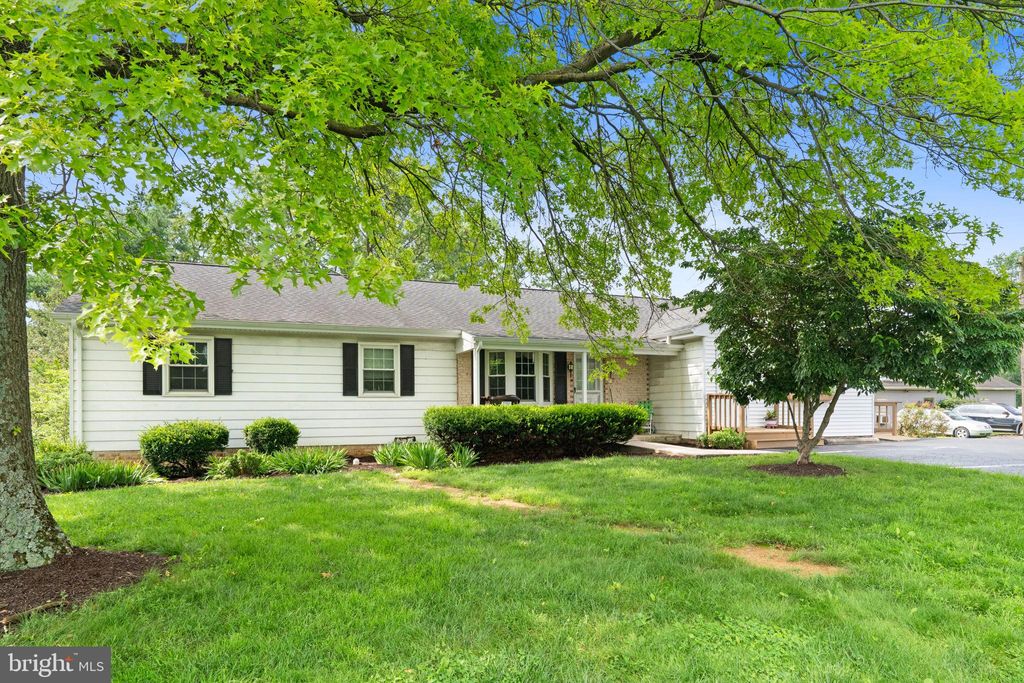 Photo of 3844 Columbia Avenue, MOUNTVILLE, PA 17554 (MLS # PALA2071802)