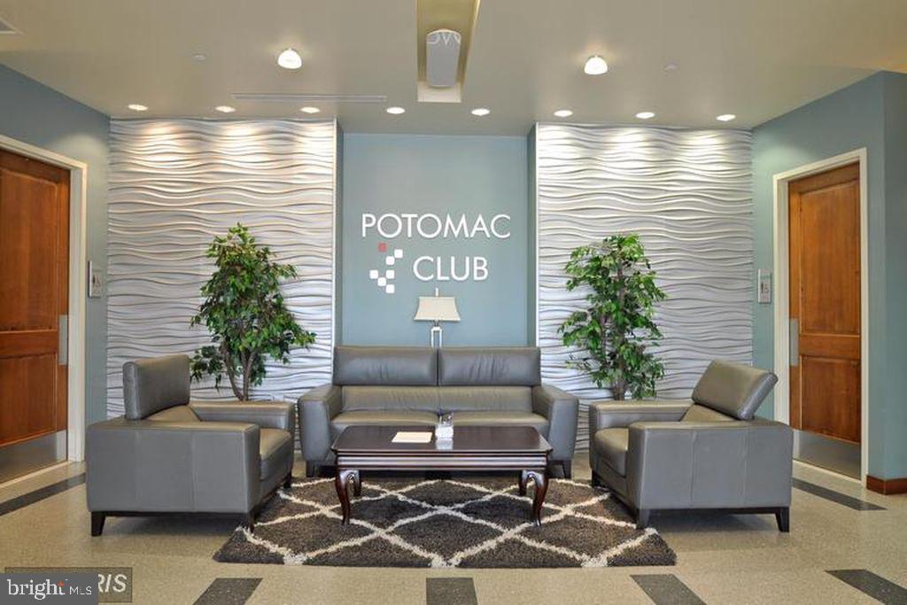 POTOMAC CLUB - Residential