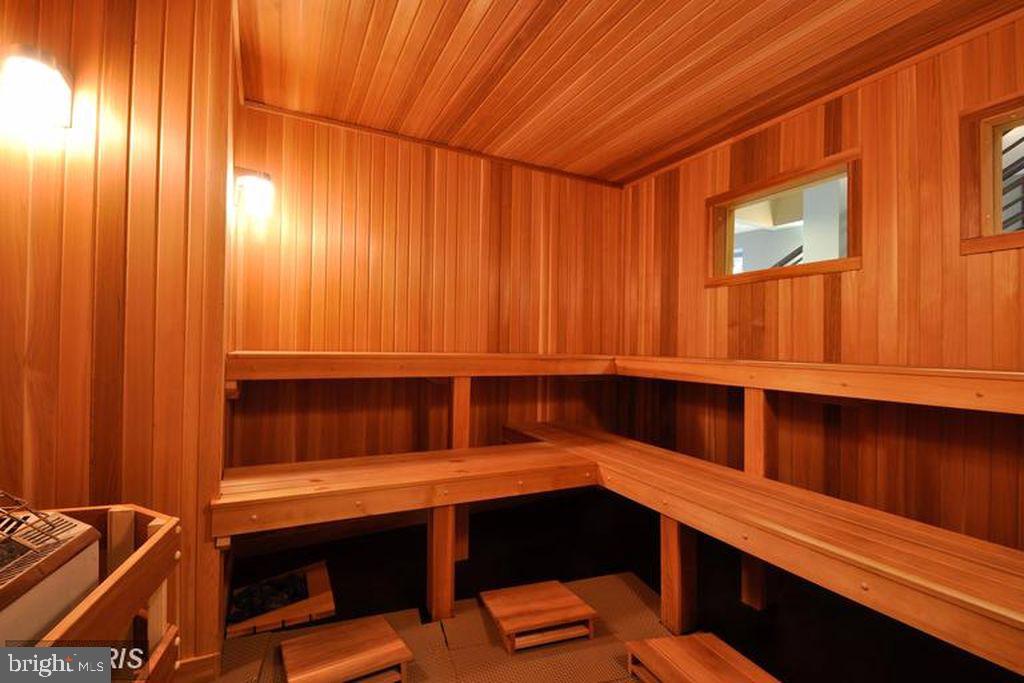 POTOMAC CLUB - Residential