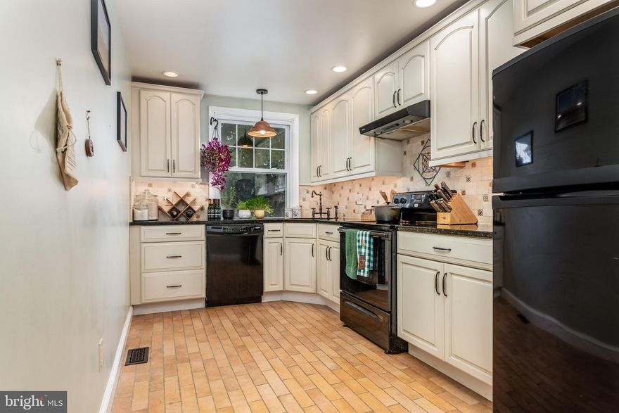 Walk to Wayne from your beautiful condo in Saint David's Park! This one bedroom, one bathroom unit has been perfectly maintained and is situated in a wonderful location within walking distance to the train, shops, and more. As you step inside Building 134, you will see Unit B on your right. Enter the foyer leading to your updated kitchen just off of the dining and living room. Beautiful hardwood floors run throughout the unit and there are plenty of large windows for natural light throughout the day. The full bathroom is just off of the bedroom, both of which have generous storage space along with gorgeous built-in shelves in the bedroom. In addition to the spacious unit, there is a private storage/laundry room for Unit B located just a few steps down in the basement. If you're in need of additional storage space you've come to the right place! Showings begin on Friday, June 3rd.