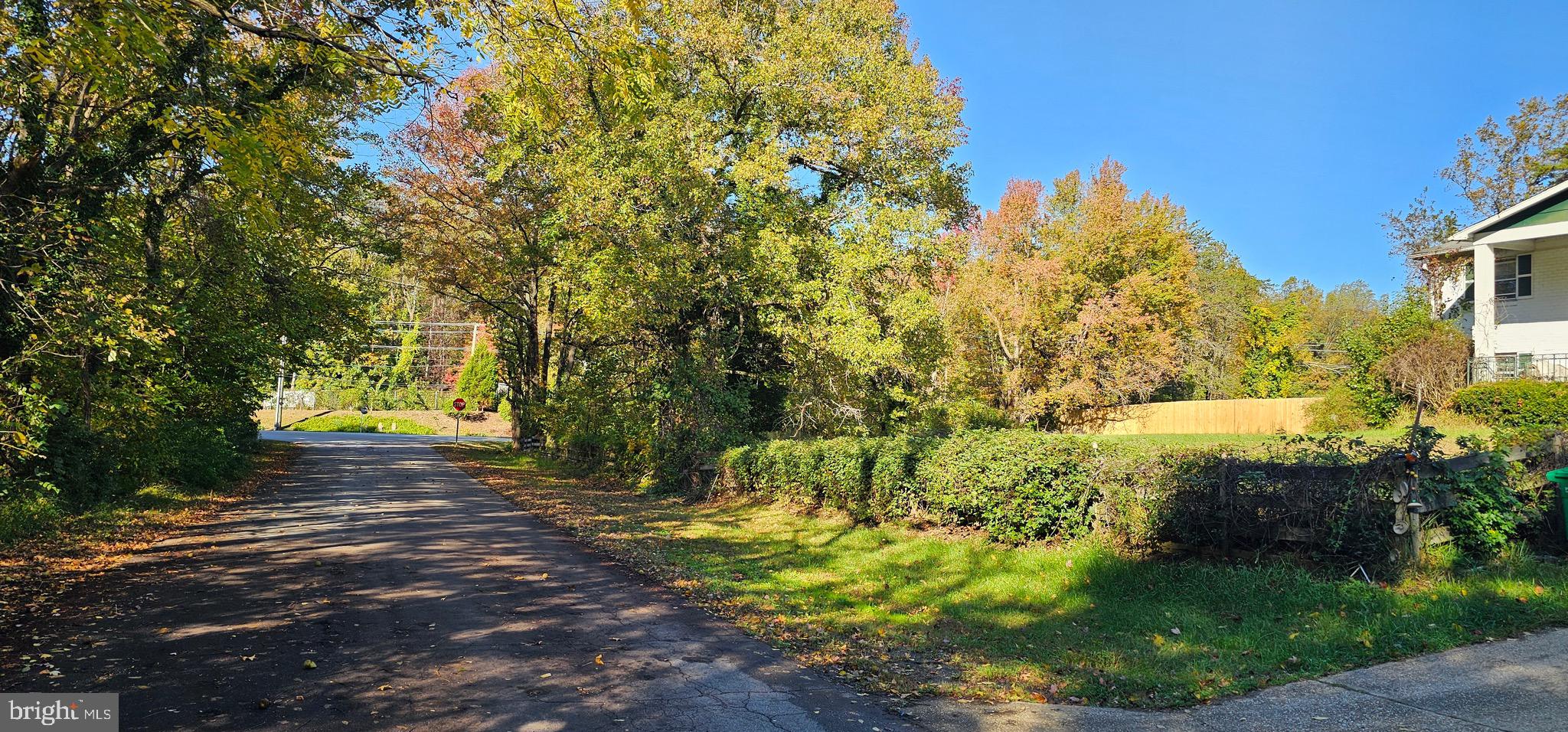 SHERWOOD MANOR - Land