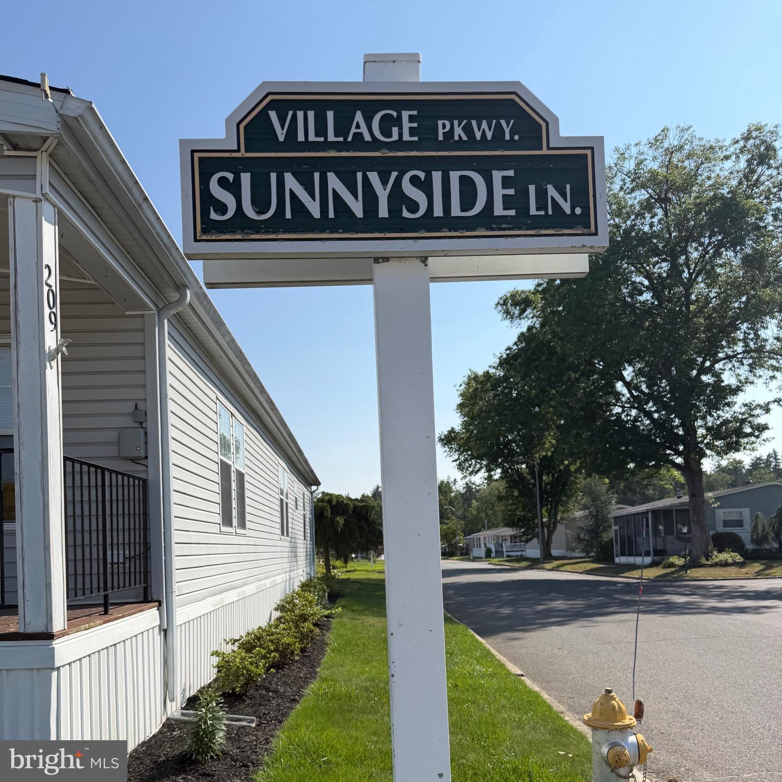209 SUNNYSIDE LN