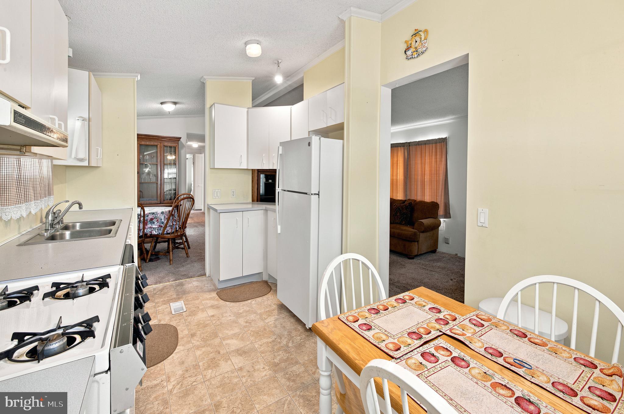 209 SUNNYSIDE LN