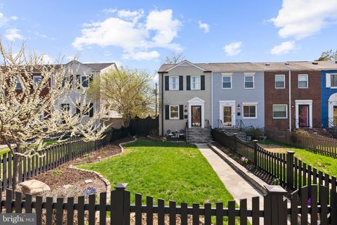 Photo of 1214 Franklin Street, ALEXANDRIA, VA 22314 (MLS # VAAX2056584)