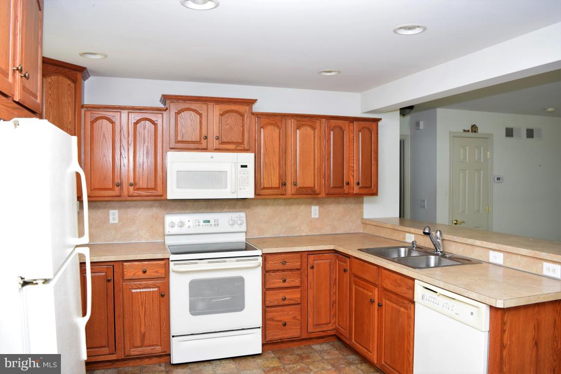 MEADOWS OF HIGHLAND - Residential