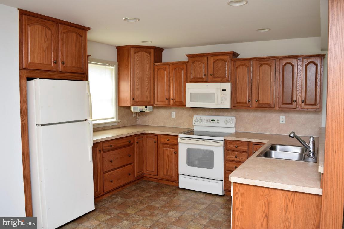 MEADOWS OF HIGHLAND - Residential