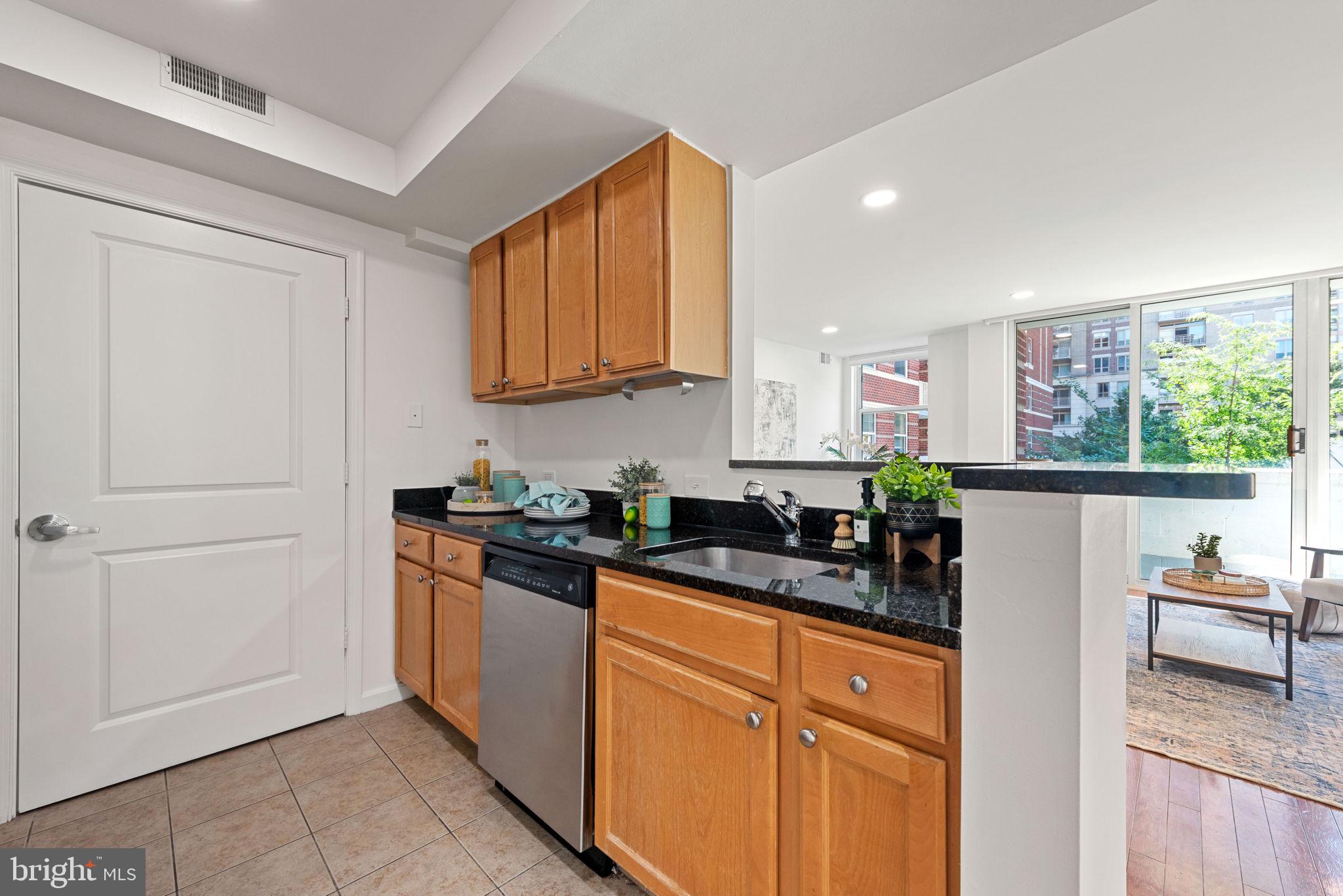 BALLSTON 880 - Residential