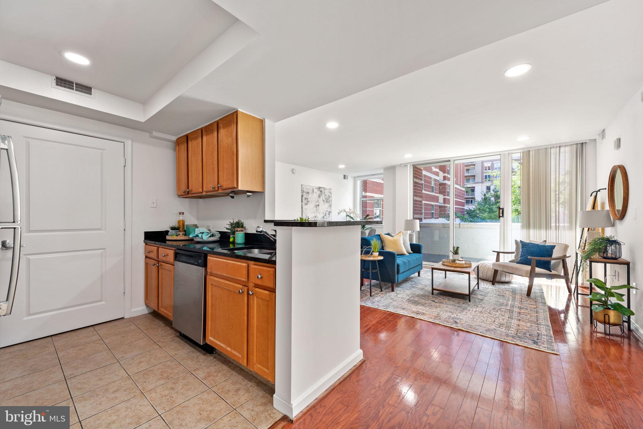 BALLSTON 880 - Residential