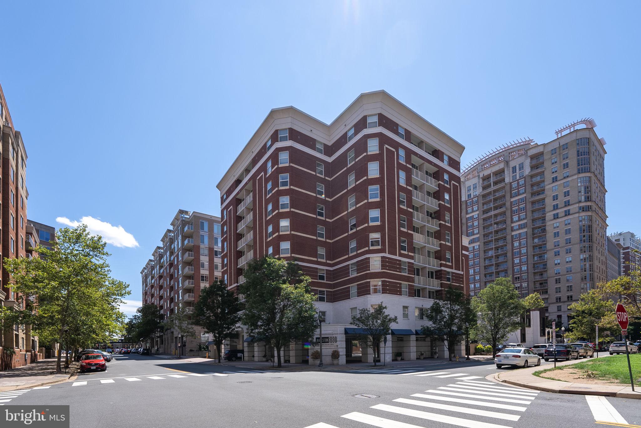 BALLSTON 880 - Residential