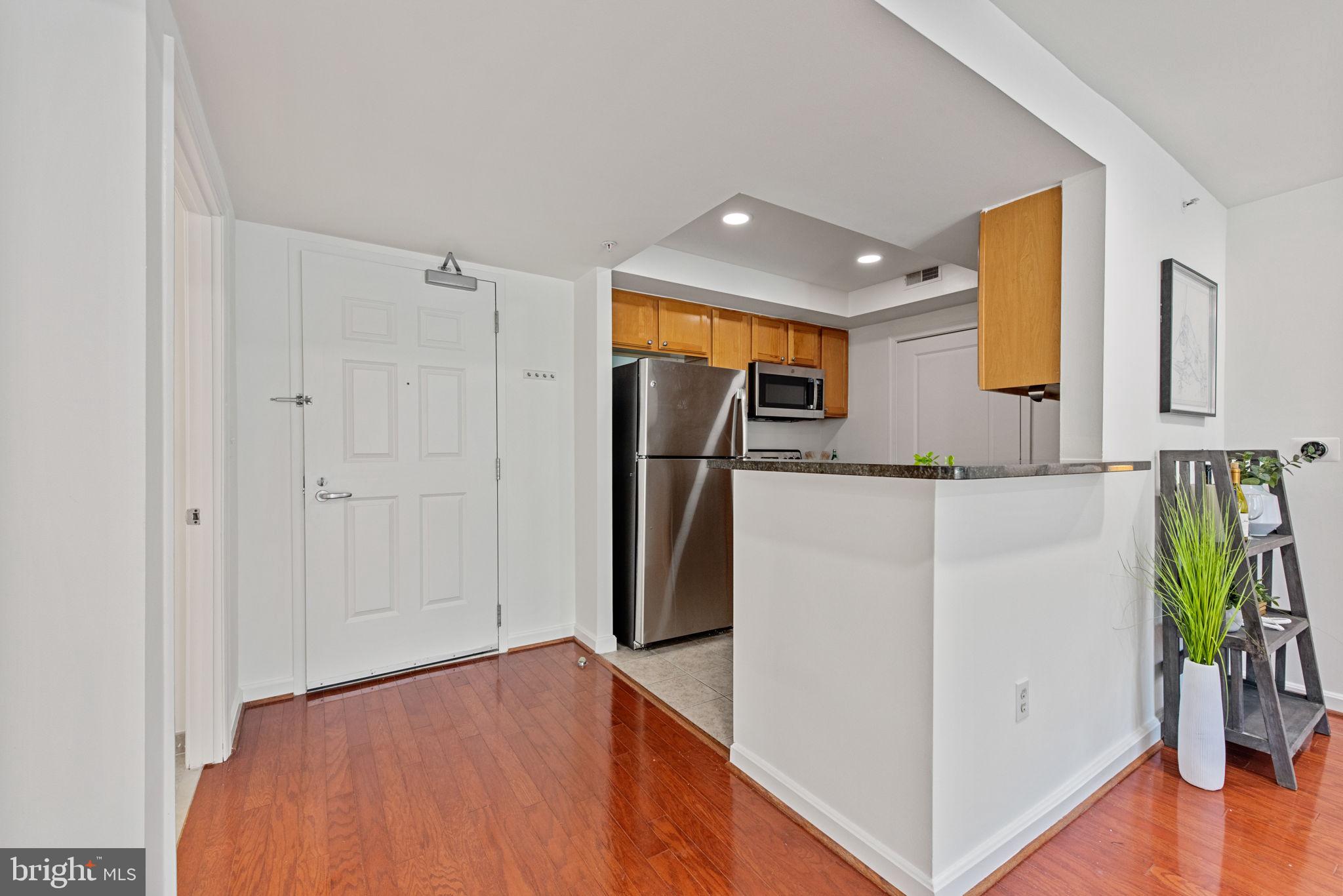 BALLSTON 880 - Residential