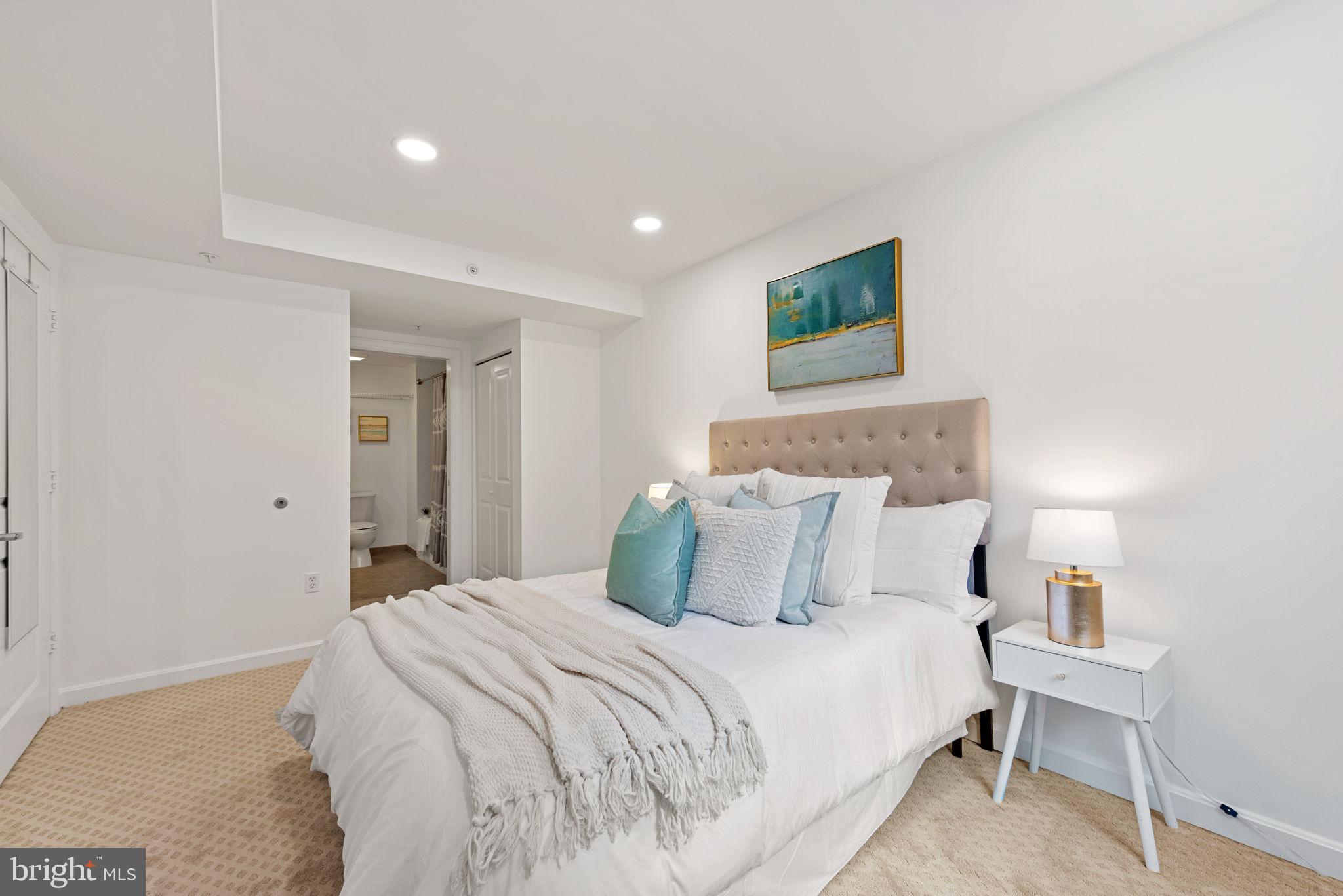 BALLSTON 880 - Residential