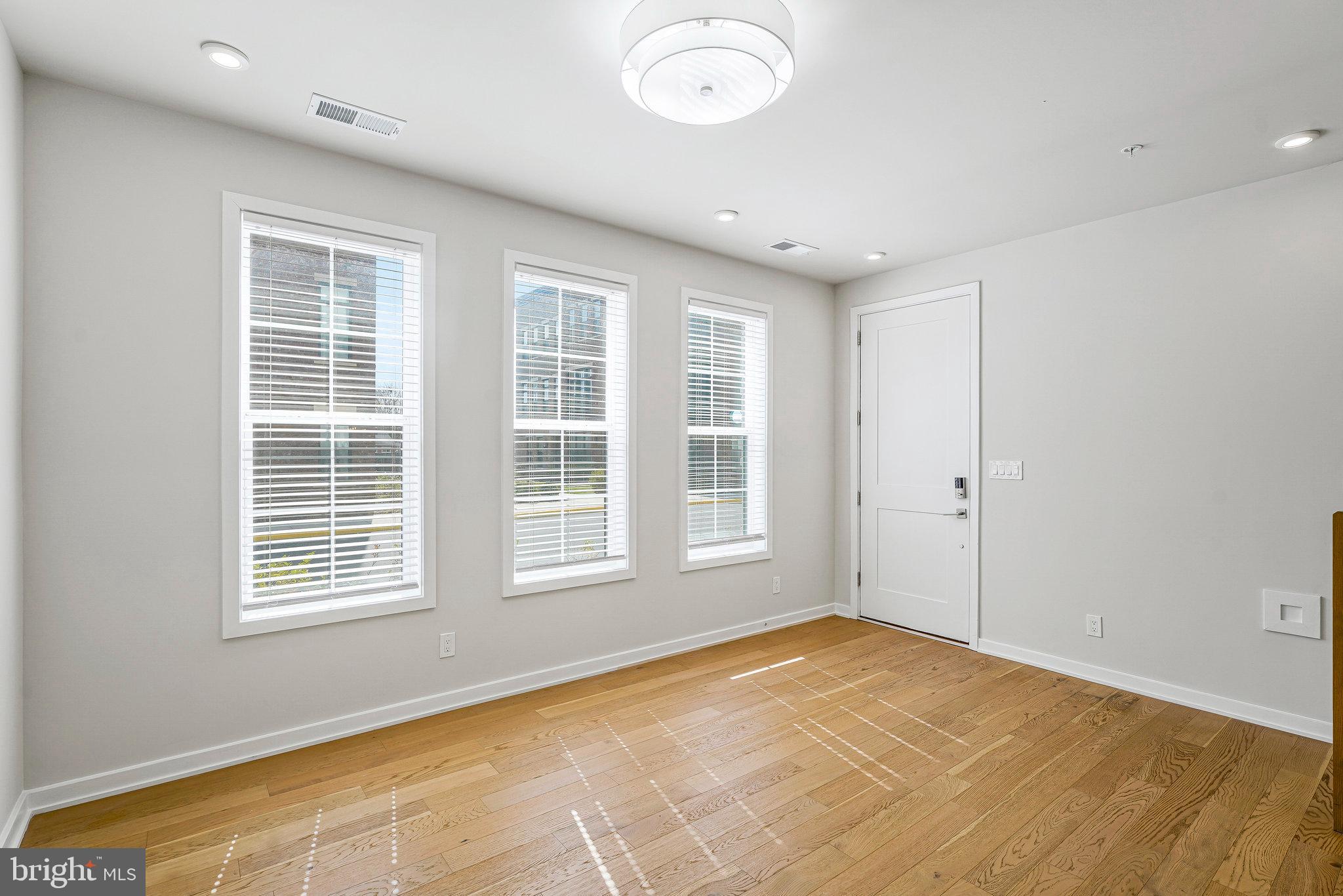 UNION PARK AT MCLEAN - Residential Lease