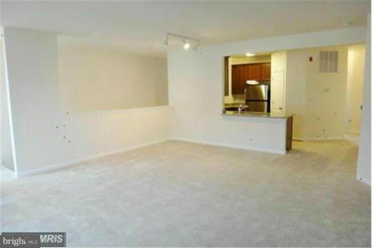 MERCER PARK CONDOMINIUM - Residential Lease