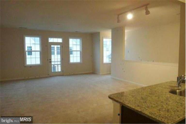 MERCER PARK CONDOMINIUM - Residential Lease