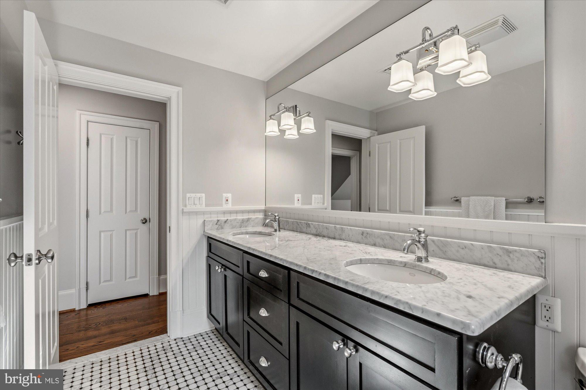 BEVERLEY HILLS - Residential